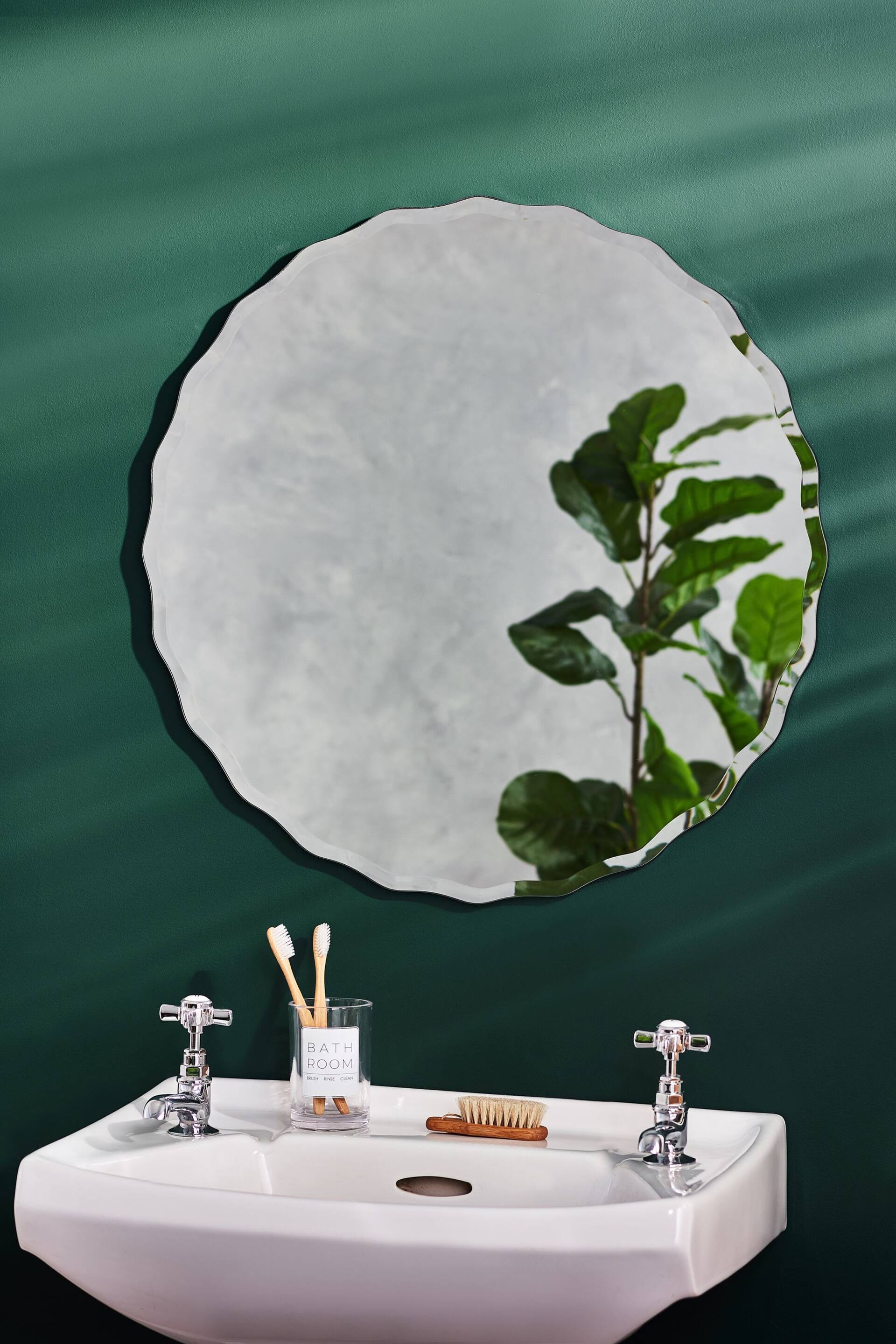 Clear Scalloped Round Wall Mirror 60x60cm - Image 1 of 7