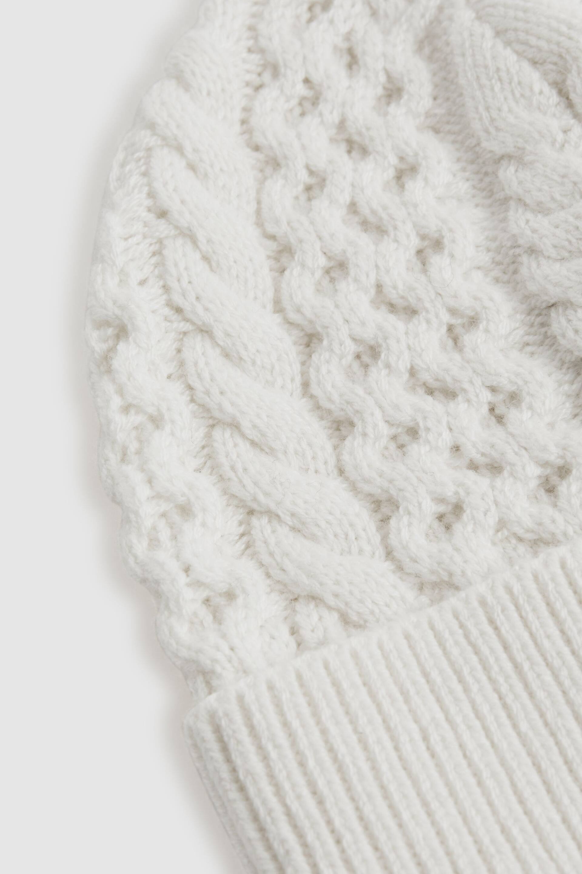 Reiss Ecru Heath Junior Knitted Scarf and Beanie Hat Set - Image 5 of 5