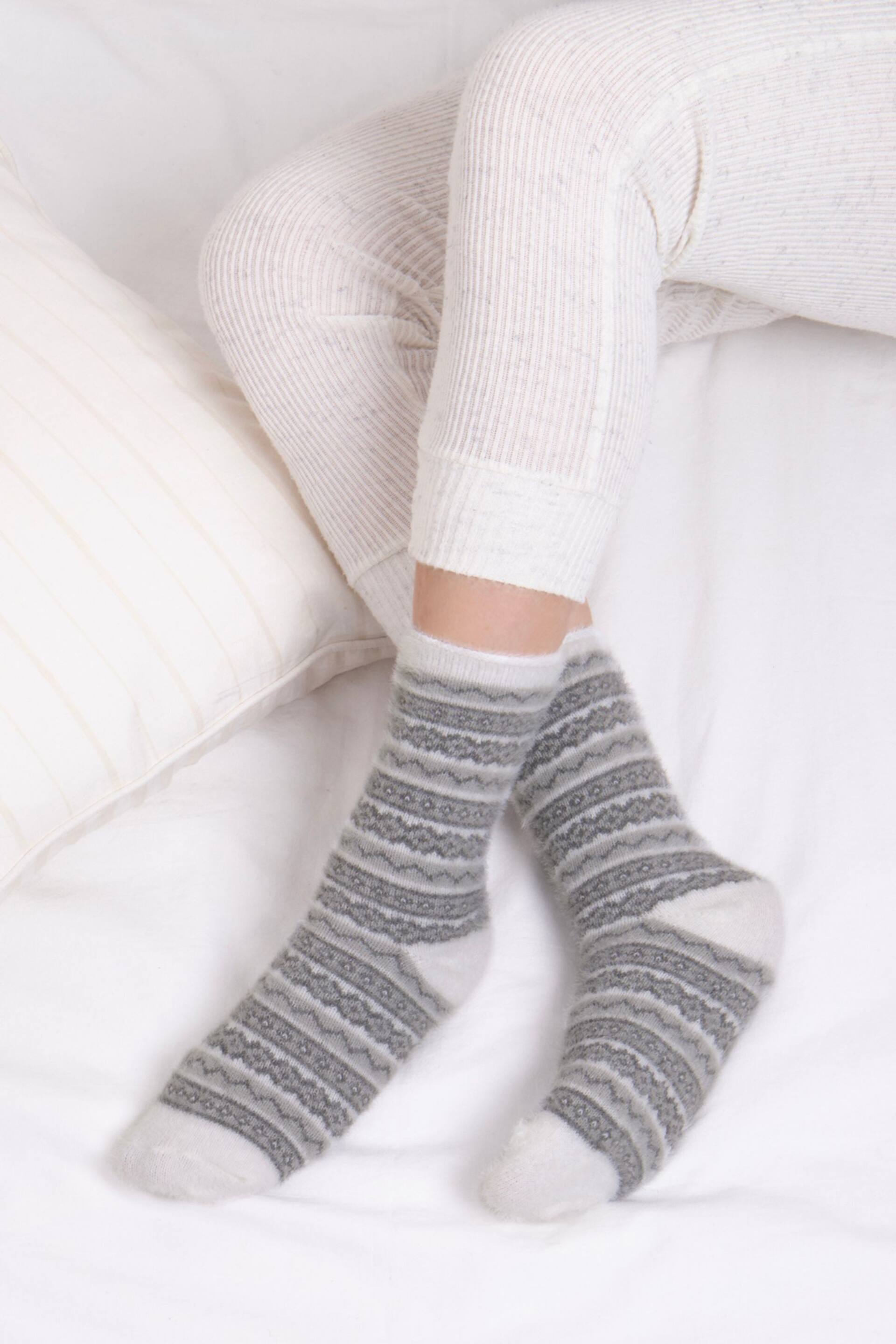 Totes Fairisle/Grey Ladies Fair Isle Chenille Bed Socks Pack Of 2 - Image 4 of 5