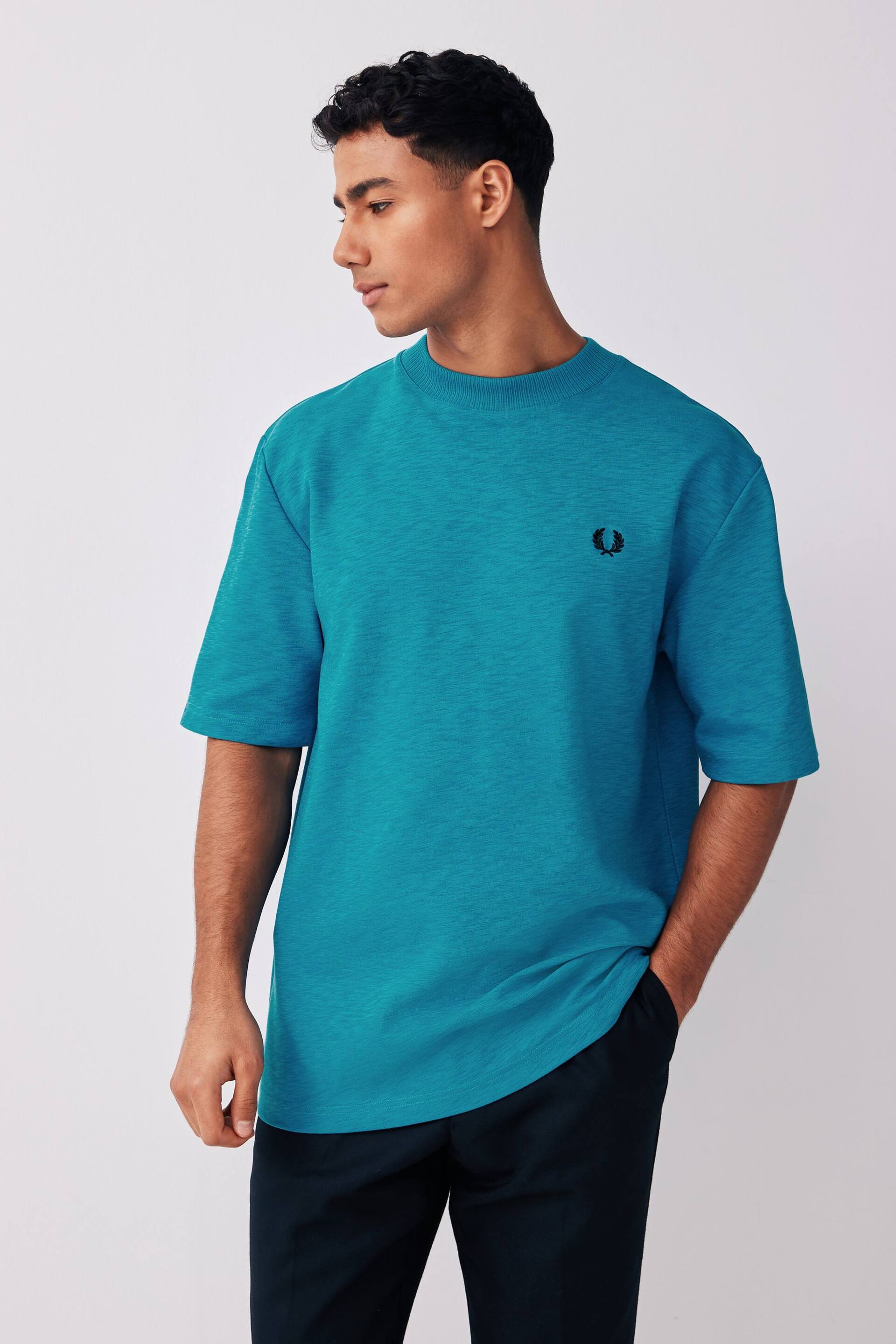 Fred Perry Relaxed Fit Slub Textured T-Shirt - Image 3 of 4