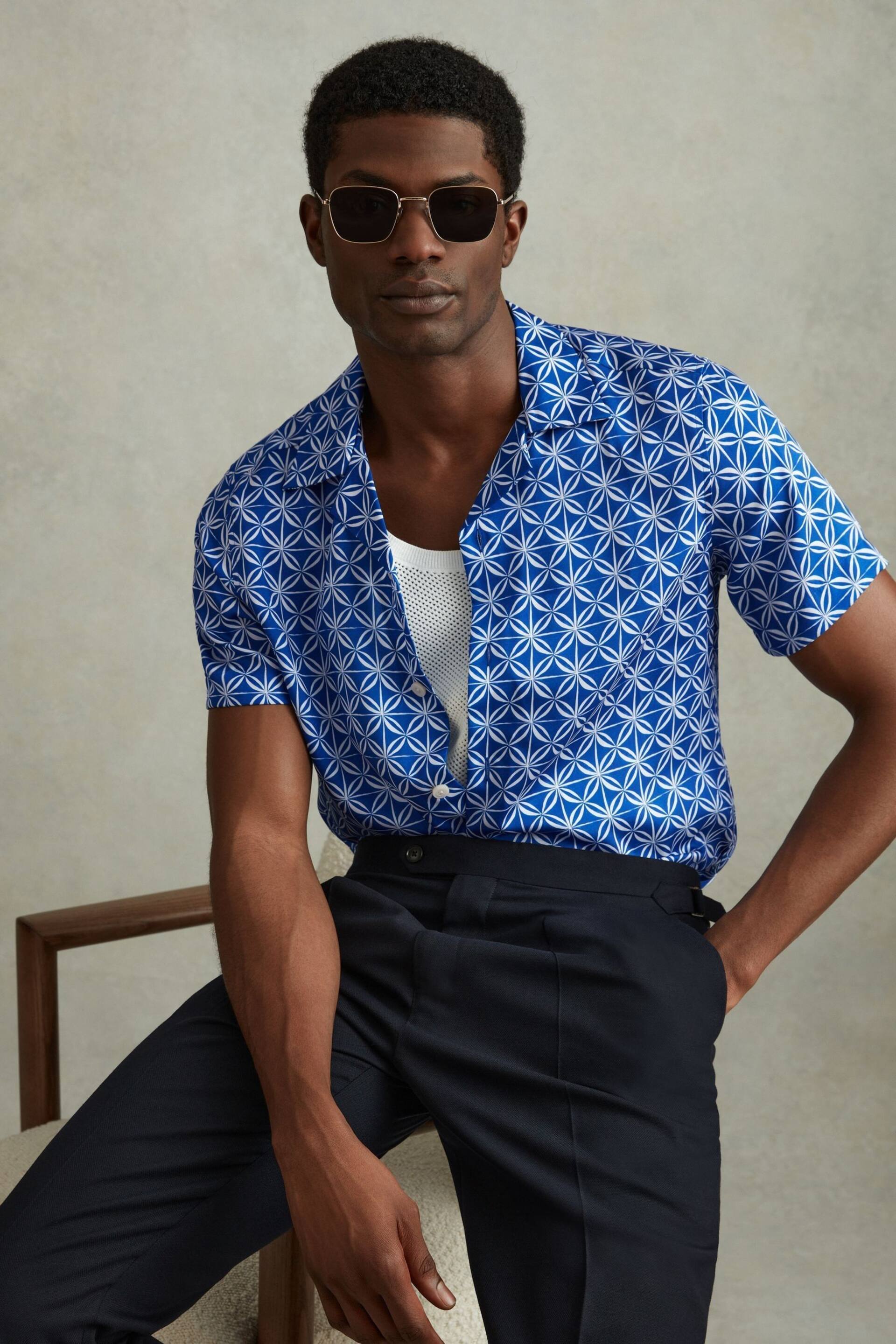 Reiss Bright Blue/White Tintipan Printed Cuban Collar Shirt - Image 3 of 6