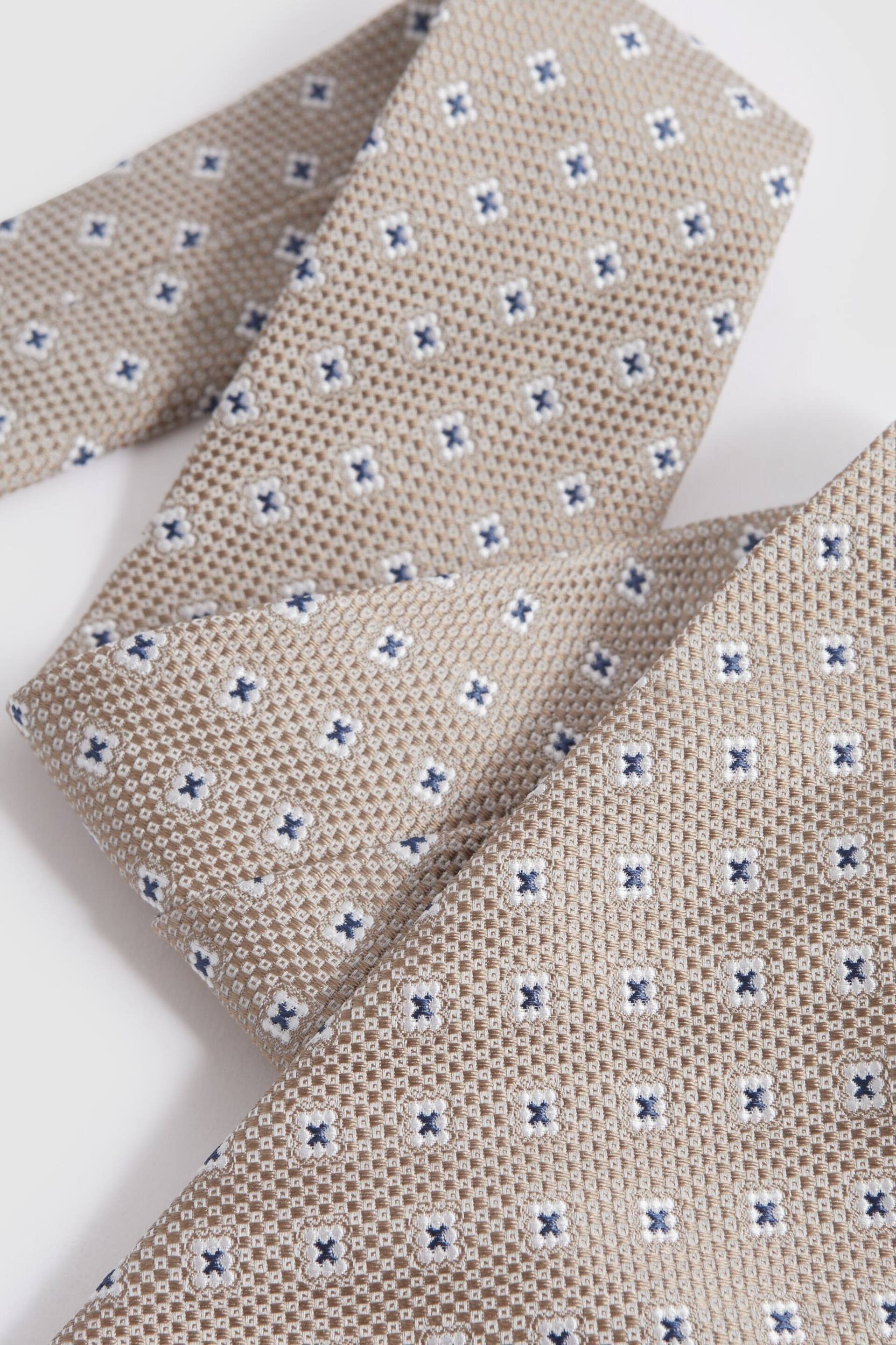 Reiss Oatmeal Apollinare Silk Blend Floral Print Tie - Image 3 of 5