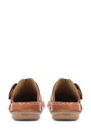 Pavers Tan Ladies Lightweight Leather Clogs - Image 3 of 5