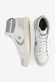 Converse White Pro Blaze Classic Trainers - Image 6 of 9