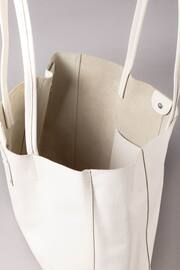 Lakeland Leather Tarn Leather Bucket Bag - Image 4 of 9