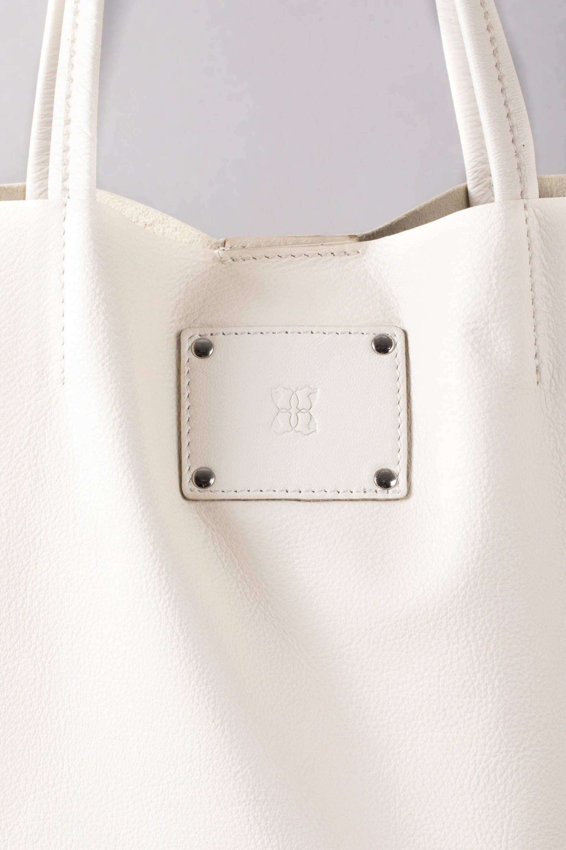 Lakeland Leather Tarn Leather Bucket Bag - Image 9 of 9