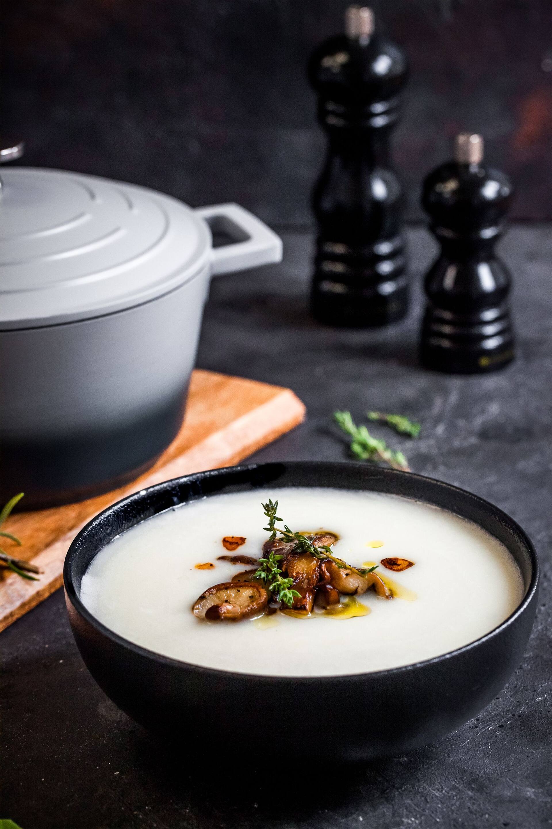 Masterclass Grey 4L Casserole Dish - Image 3 of 3