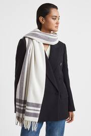 Reiss Grey/Ecru Martina Lambswool Checked Scarf - Image 2 of 4