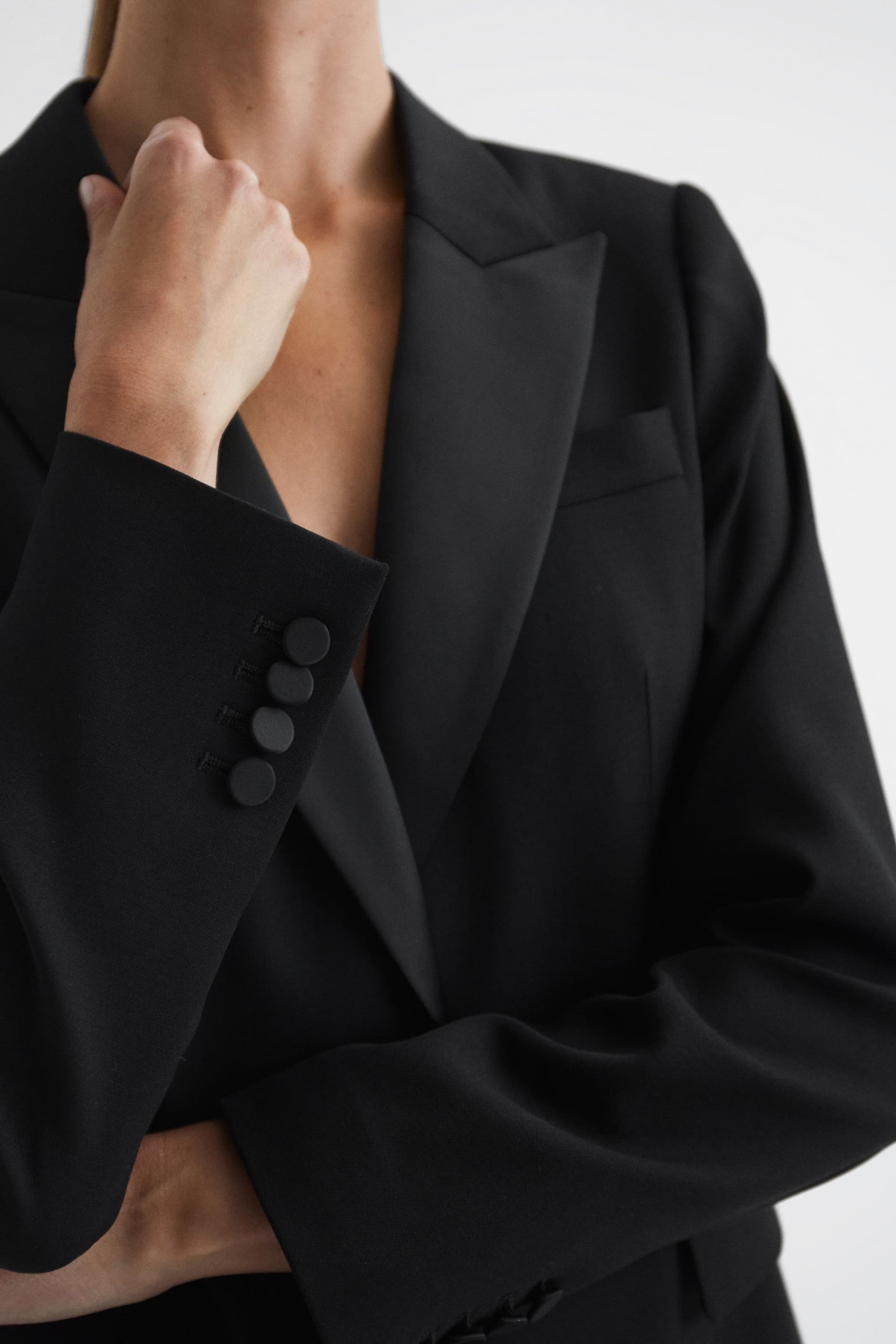Reiss Black Alia Slim Fit Single Breasted Satin Suit Blazer - Image 4 of 5