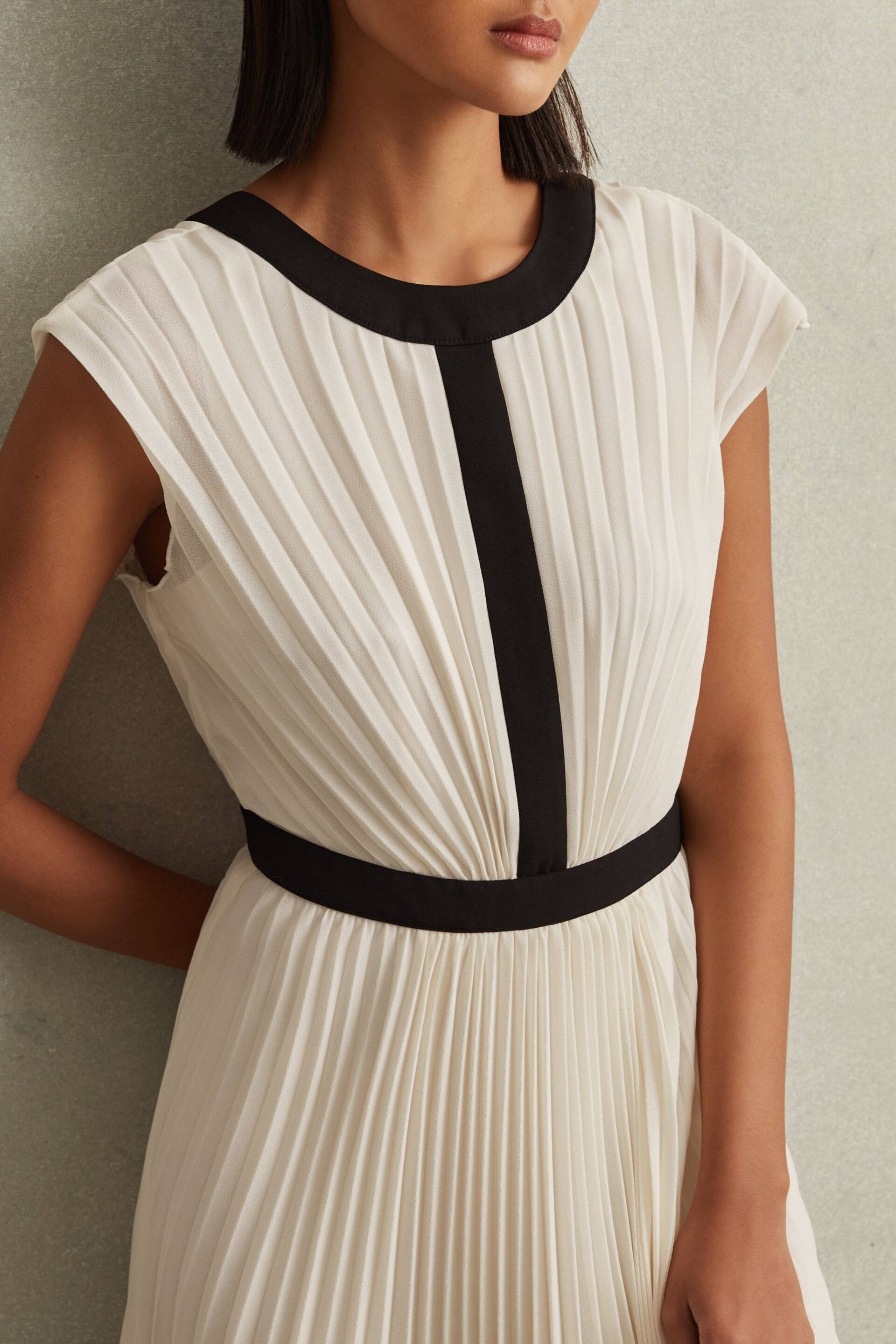 Reiss White Harley Pleated Maxi Dress - Image 3 of 6