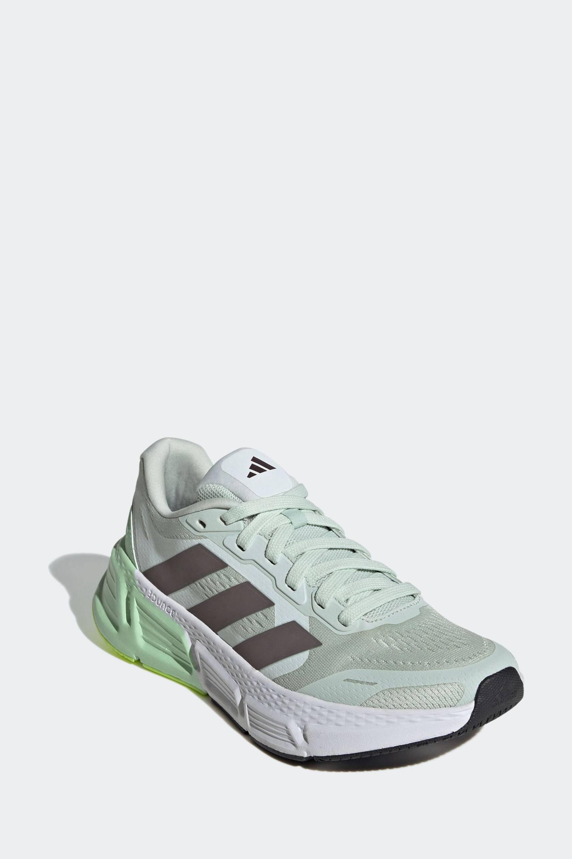 adidas Green Questar Trainers - Image 3 of 9