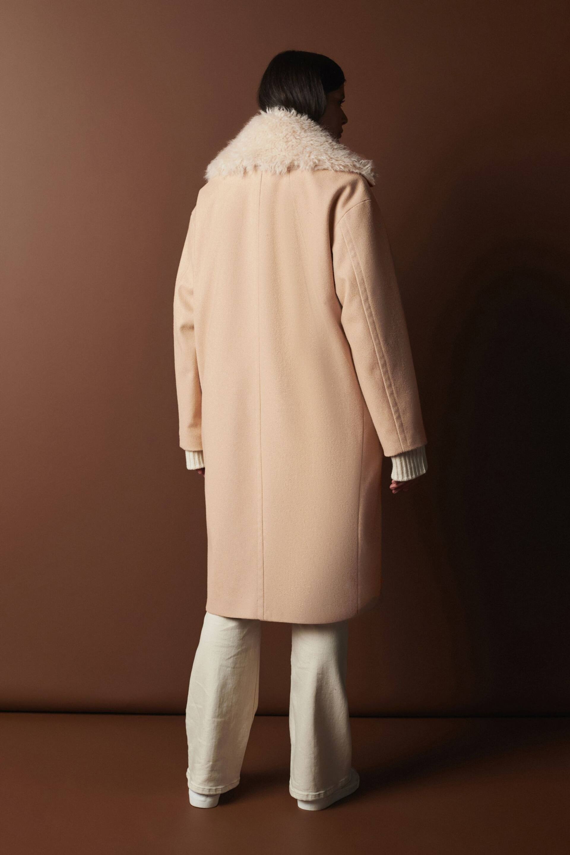 Neutral Mid-Length Coat with Detachable Faux Fur Collar - Image 4 of 12