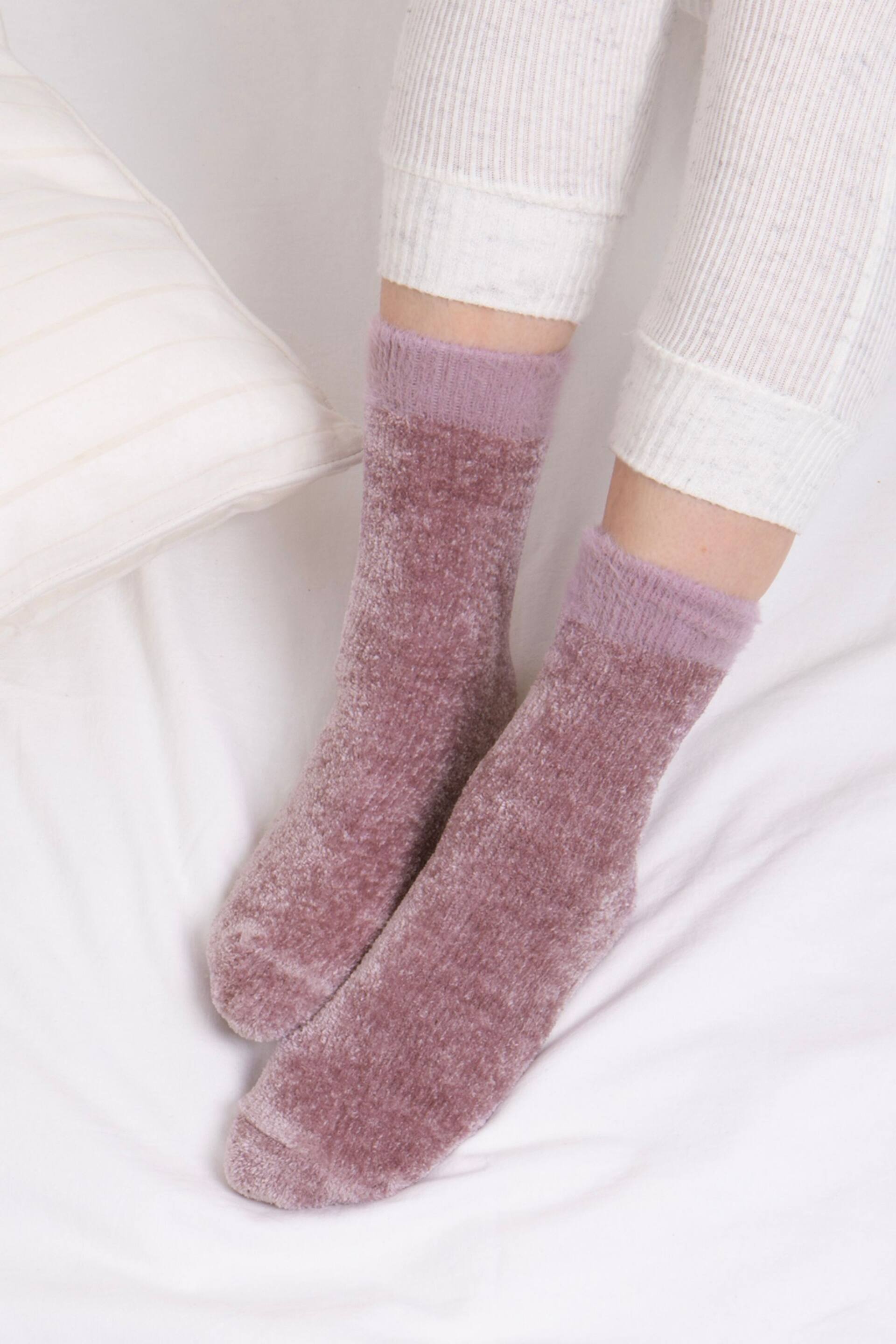 Totes Pink/Grey Ladies Chenille Bed 2 Pack Socks - Image 3 of 5