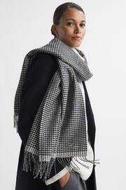 Reiss Black/White Victoria Wool Blend Dogtooth Embroidered Scarf - Image 2 of 5