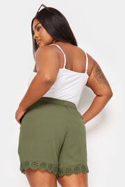 Yours Curve Green Broderie Anglaise Scalloped Shorts - Image 3 of 5