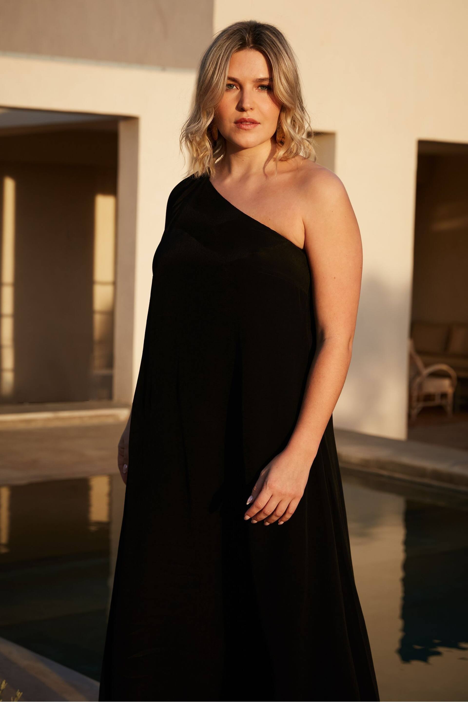 Live Unlimited Curve Black One Shoulder Maxi Dress - Image 2 of 7