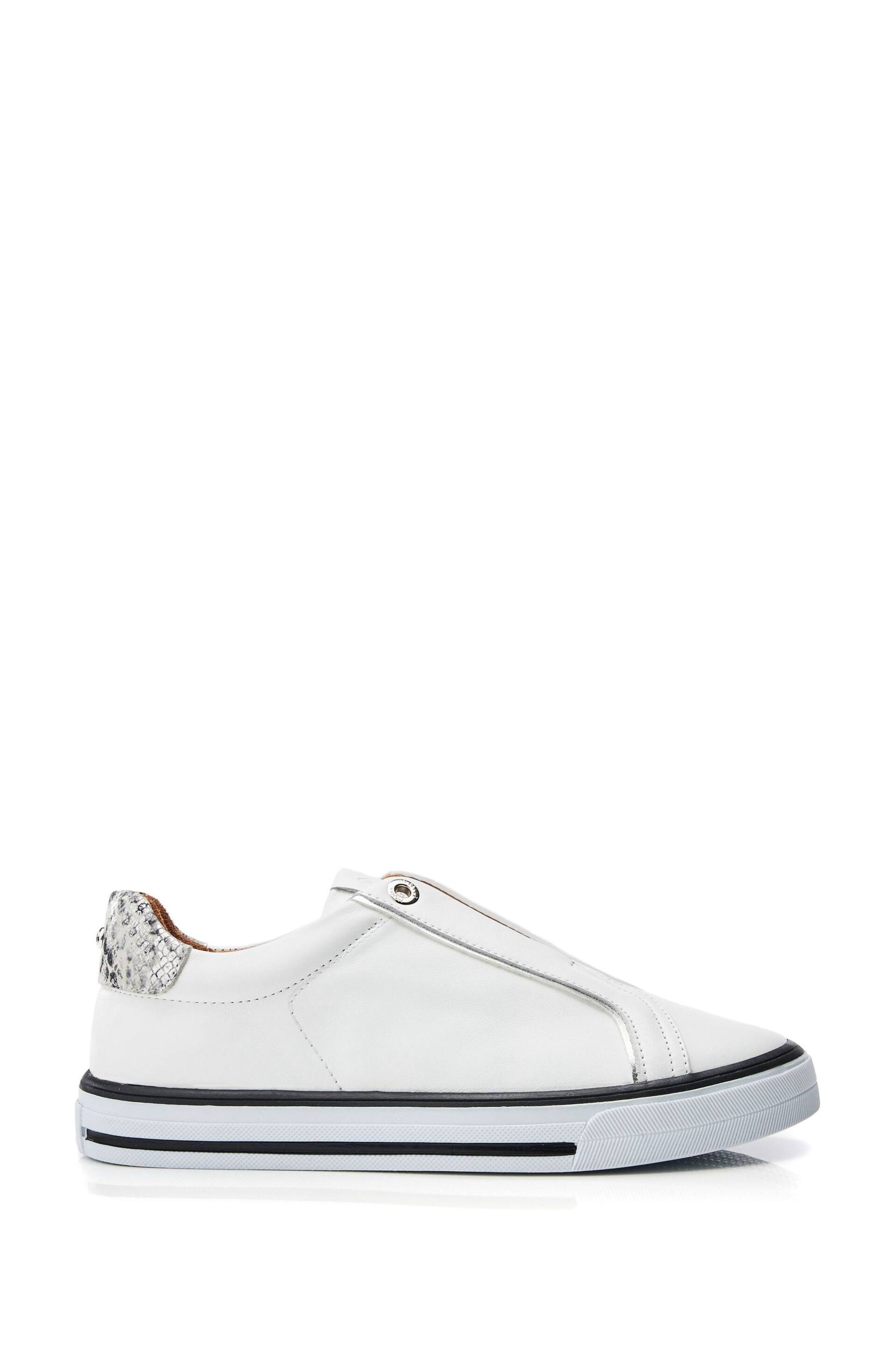 Moda in Pelle Bennii Elastic White Slip-Ons With Foxing Sole - Image 4 of 4