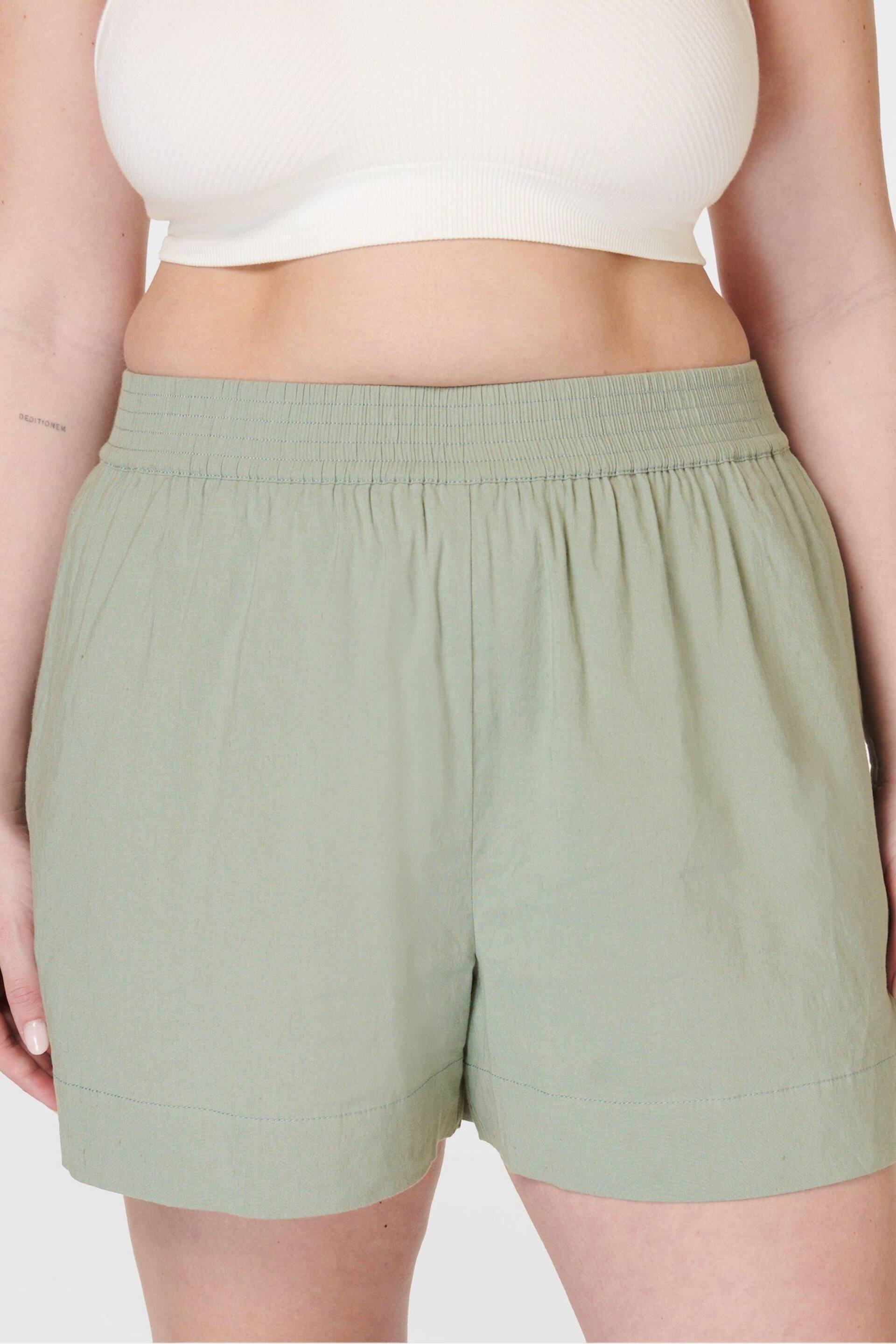 Sweaty Betty Savannah Green Summer Stretch Linen Shorts - Image 1 of 6