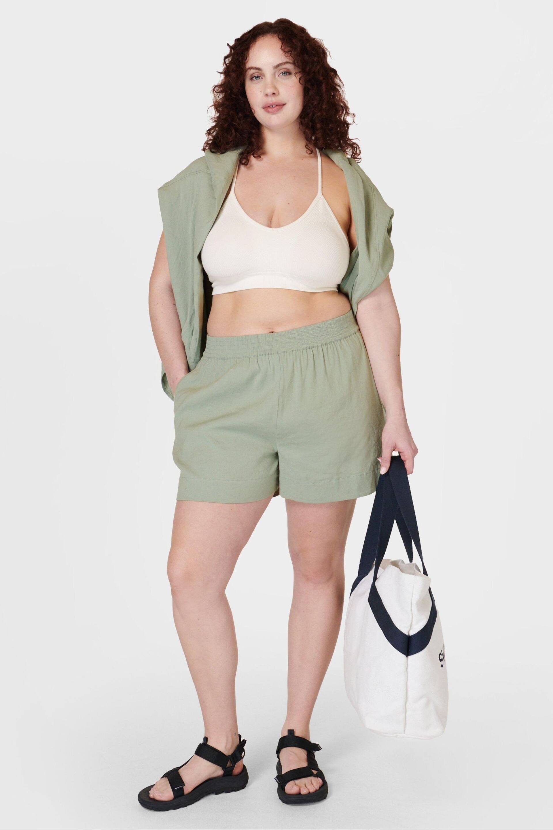 Sweaty Betty Savannah Green Summer Stretch Linen Shorts - Image 2 of 6