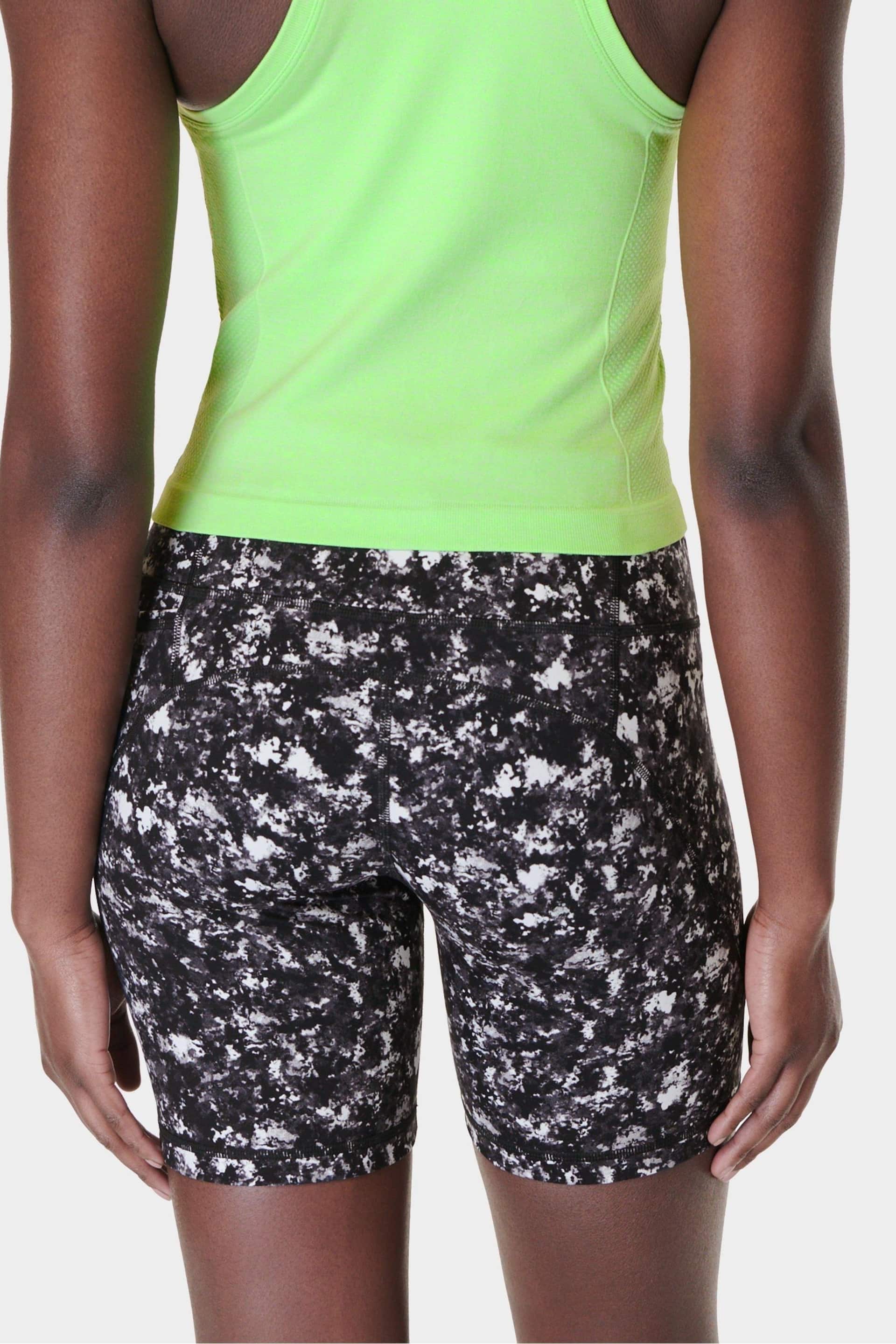 Black Electric Texture Print Power 6" Biker Shorts - Image 4 of 9