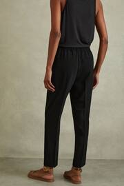 Reiss Black Hailey Petite Tapered Pull On Trousers - Image 4 of 6