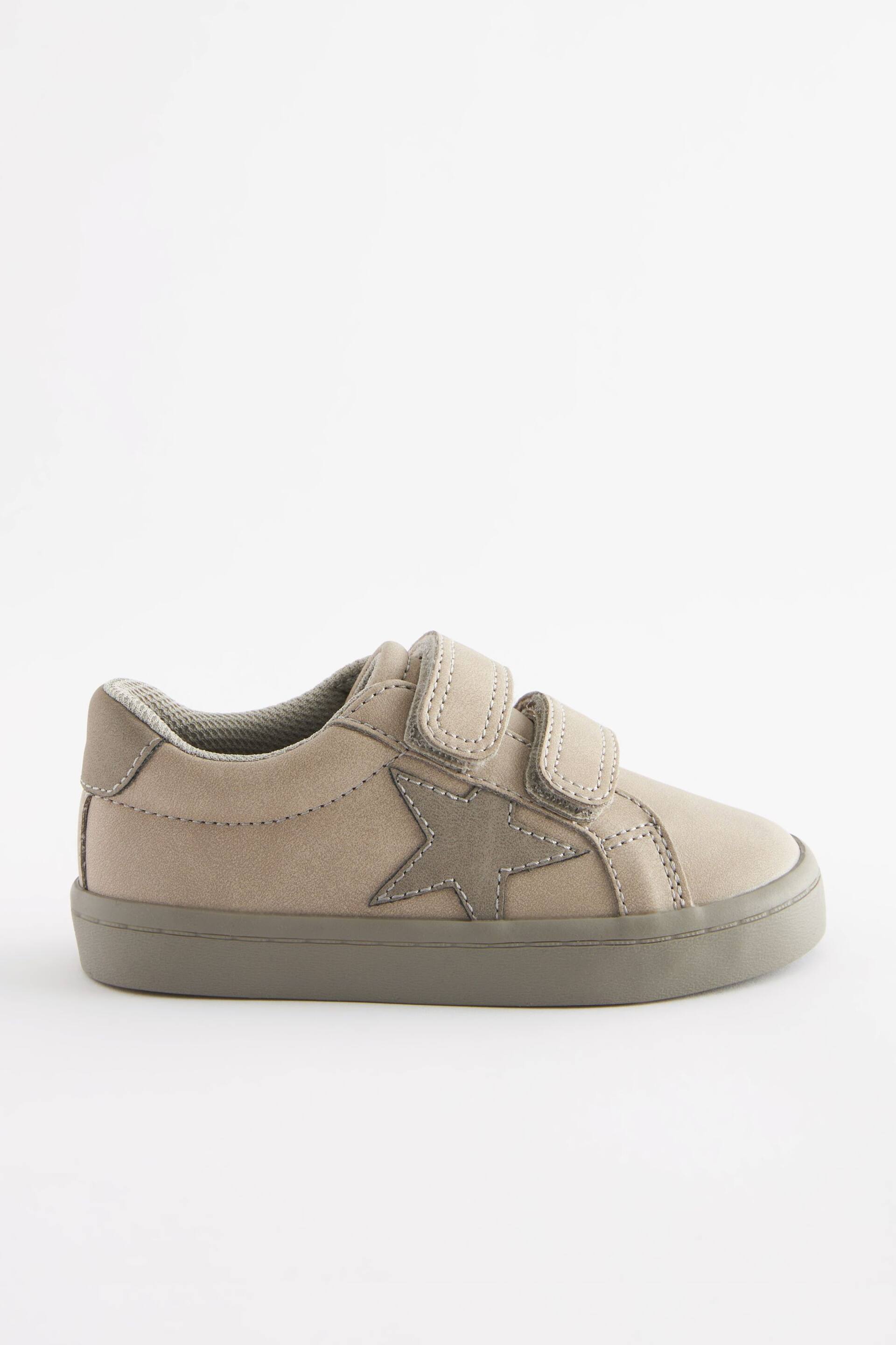 Neutral Standard Fit (F) Star Touch Fastening Trainers - Image 2 of 6
