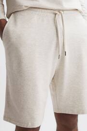 Reiss Oatmeal Melange Tyne Drawstring Fleece Lined Shorts - Image 4 of 5