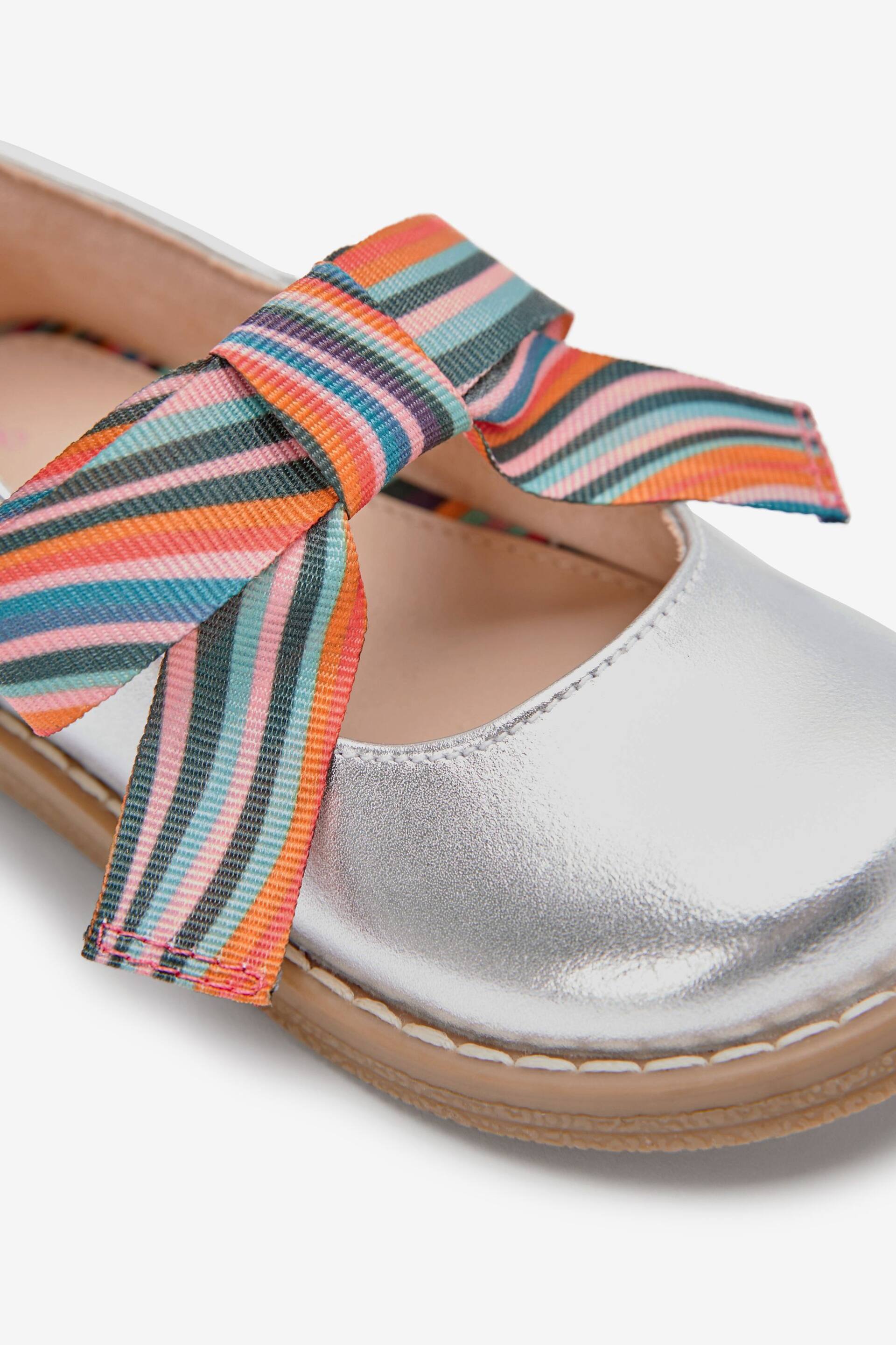 Paul Smith Junior Girls Silver Mary Jane 'Artist Swirl' Bow Shoes - Image 4 of 5