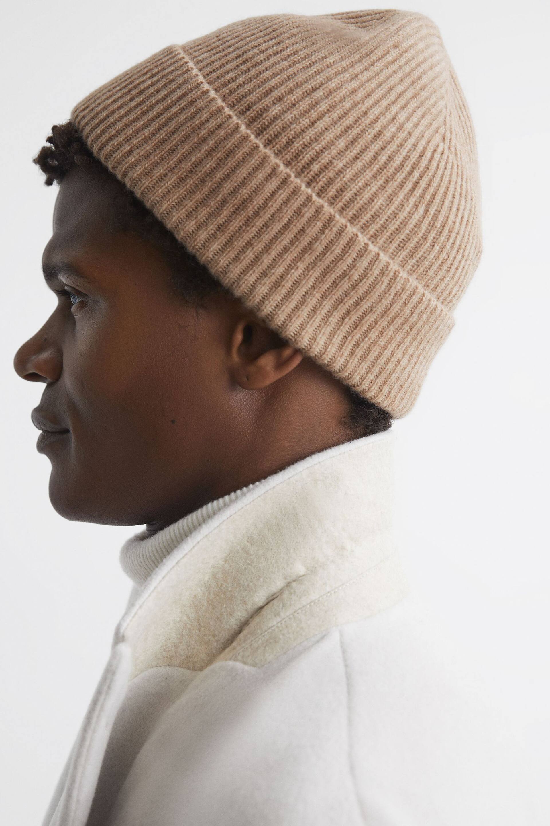 Reiss Camel Chaise Merino Wool Ribbed Beanie Hat - Image 3 of 5