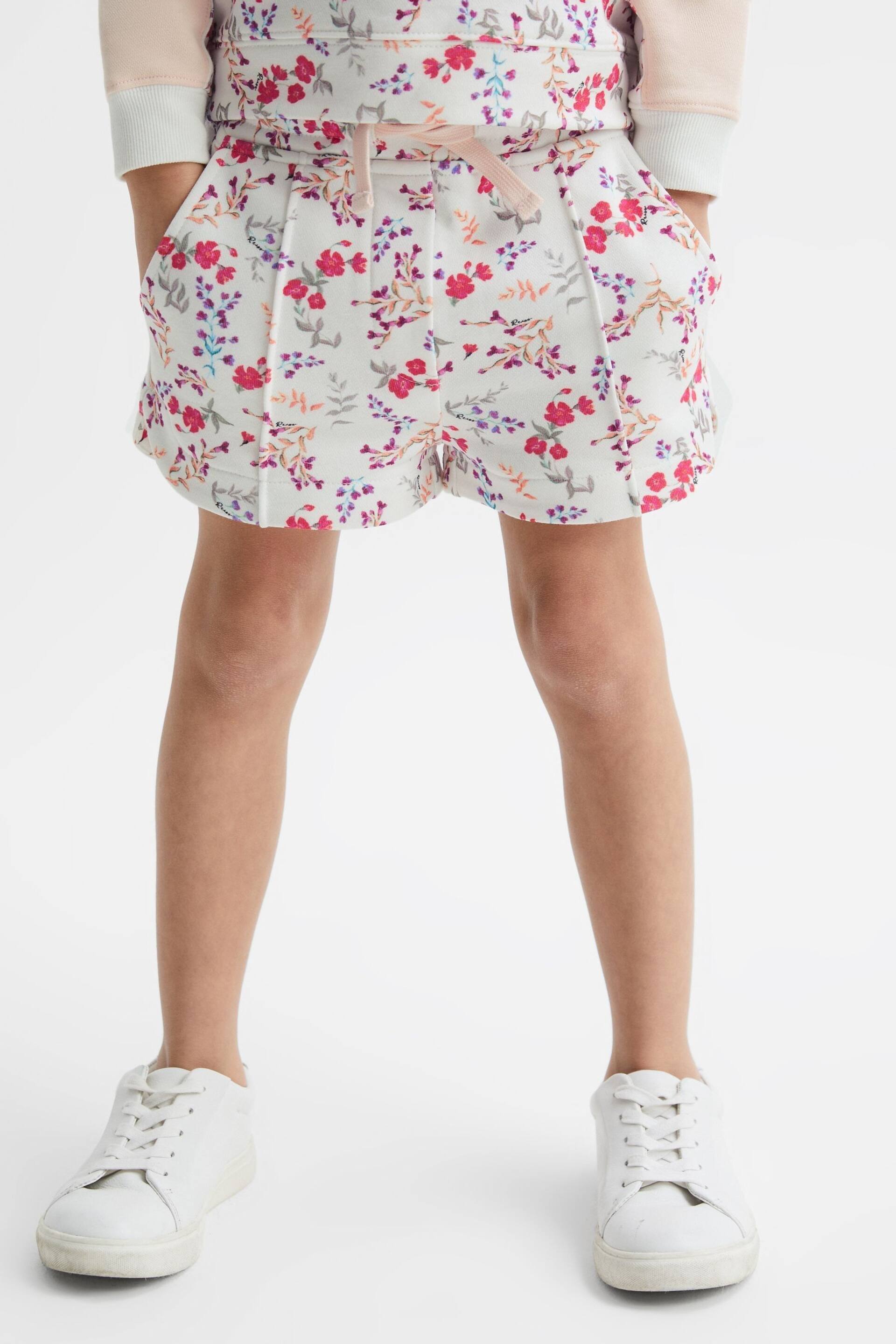 Reiss Pink Print Harper Senior Relaxed Floral Printed Shorts - Image 3 of 6