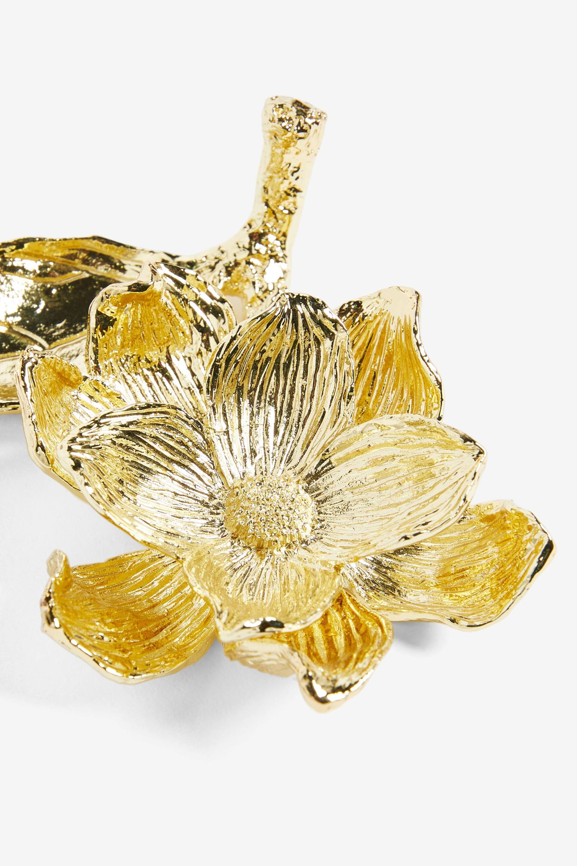 Gold Cast Metal Flower Ring Holder - Image 3 of 3