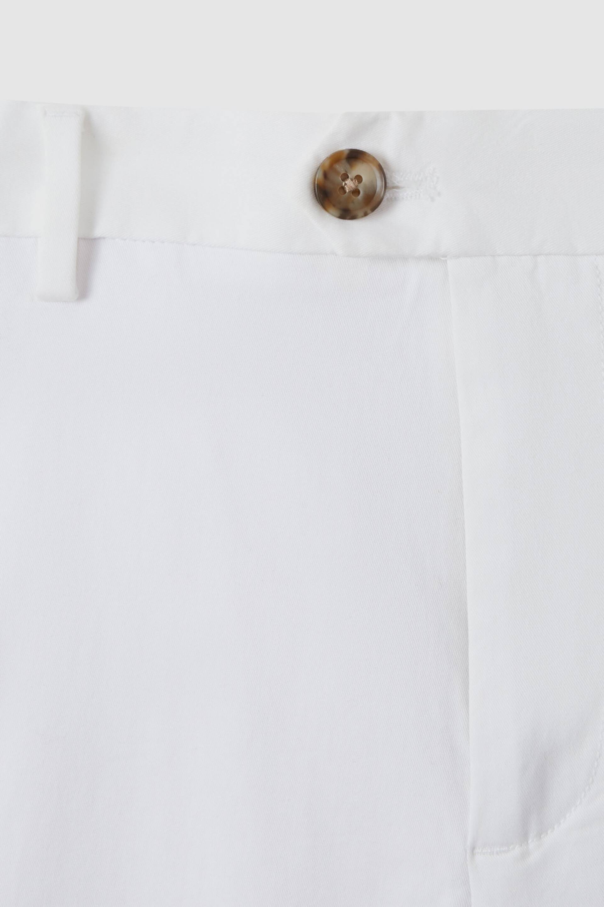Reiss White Wicket Modern Fit Cotton Blend Chino Shorts - Image 6 of 6