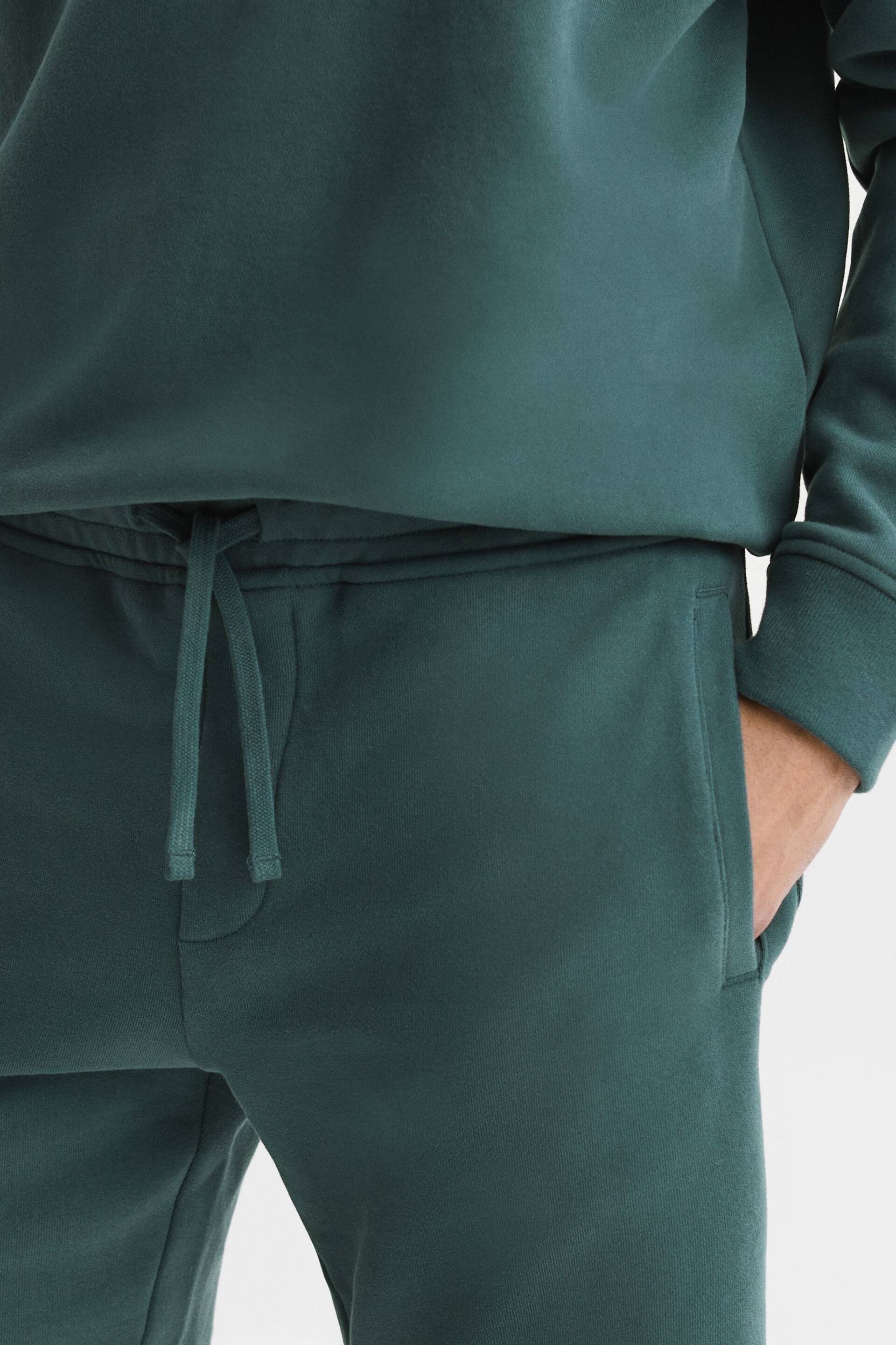 Reiss Midnight Green Henry Garment Dye Jersey Shorts - Image 4 of 5