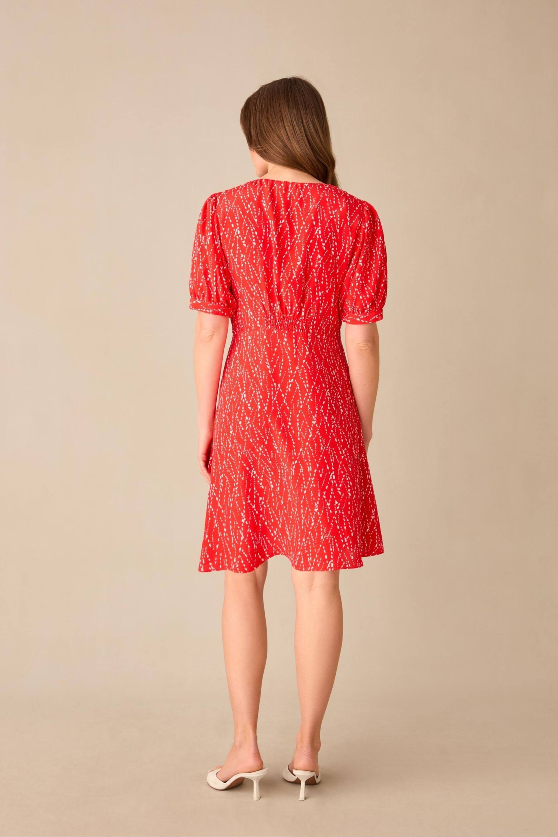 Ro&Zo Petite Red Dash Print Shirred Shoulder Short Dress - Image 2 of 3