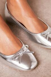 Lipsy Silver Regular Fit Square Tow Bow Ballet Pump - Image 4 of 4