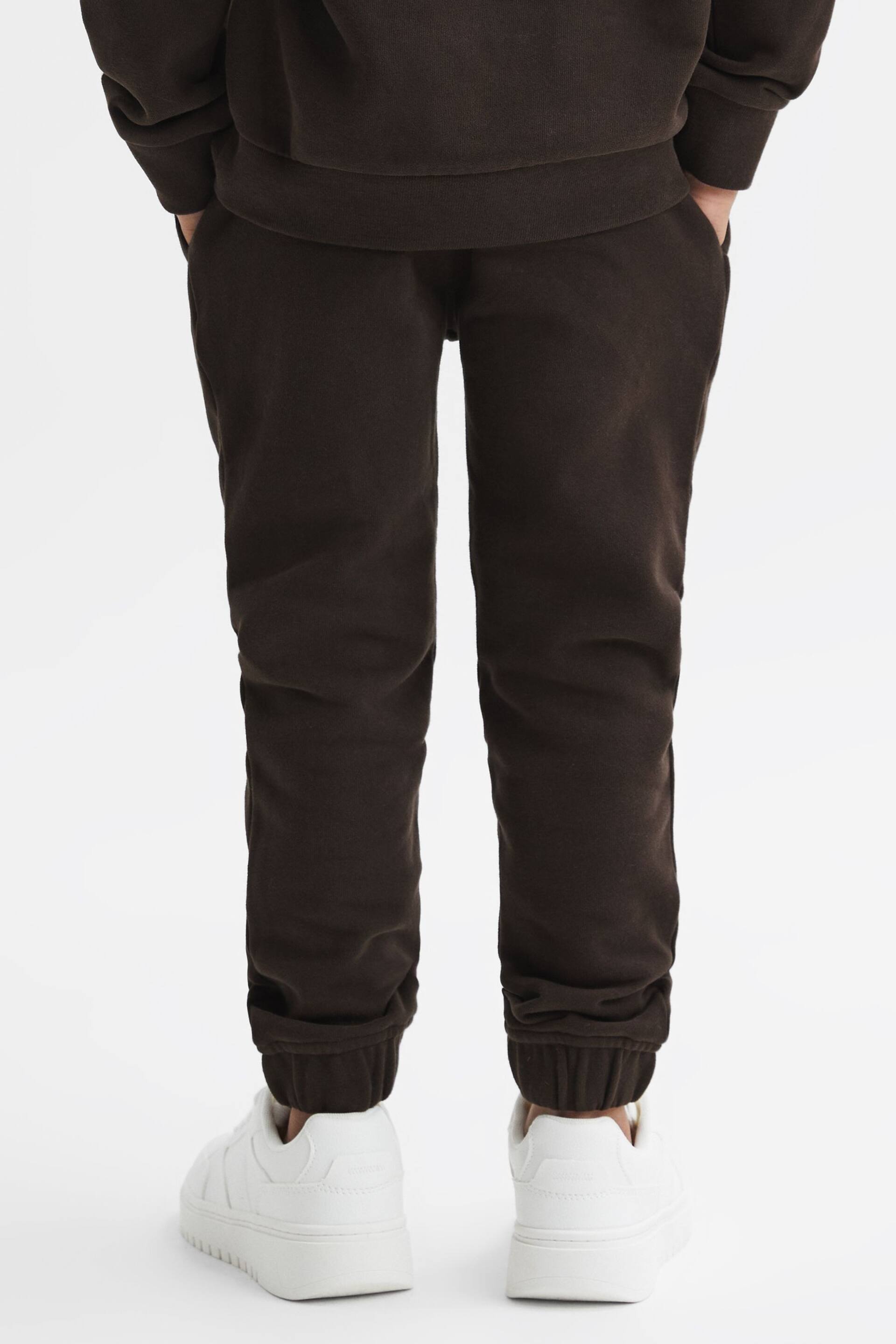 Reiss Chocolate Toby Junior Garment Dyed Logo Joggers - Image 5 of 6