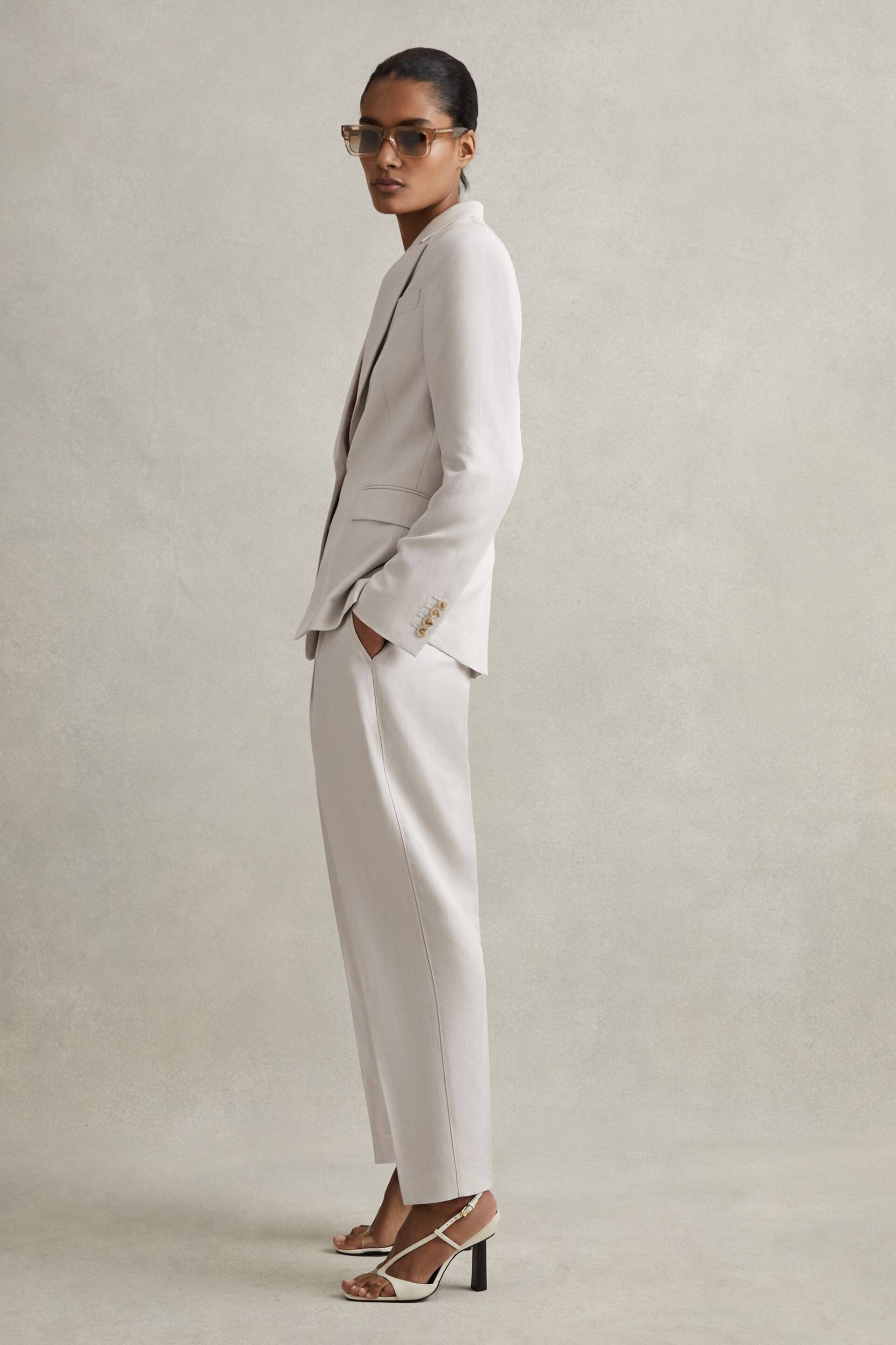 Reiss Light Grey Farrah Tapered Suit Trousers with TENCEL™ Fibers - Image 5 of 6