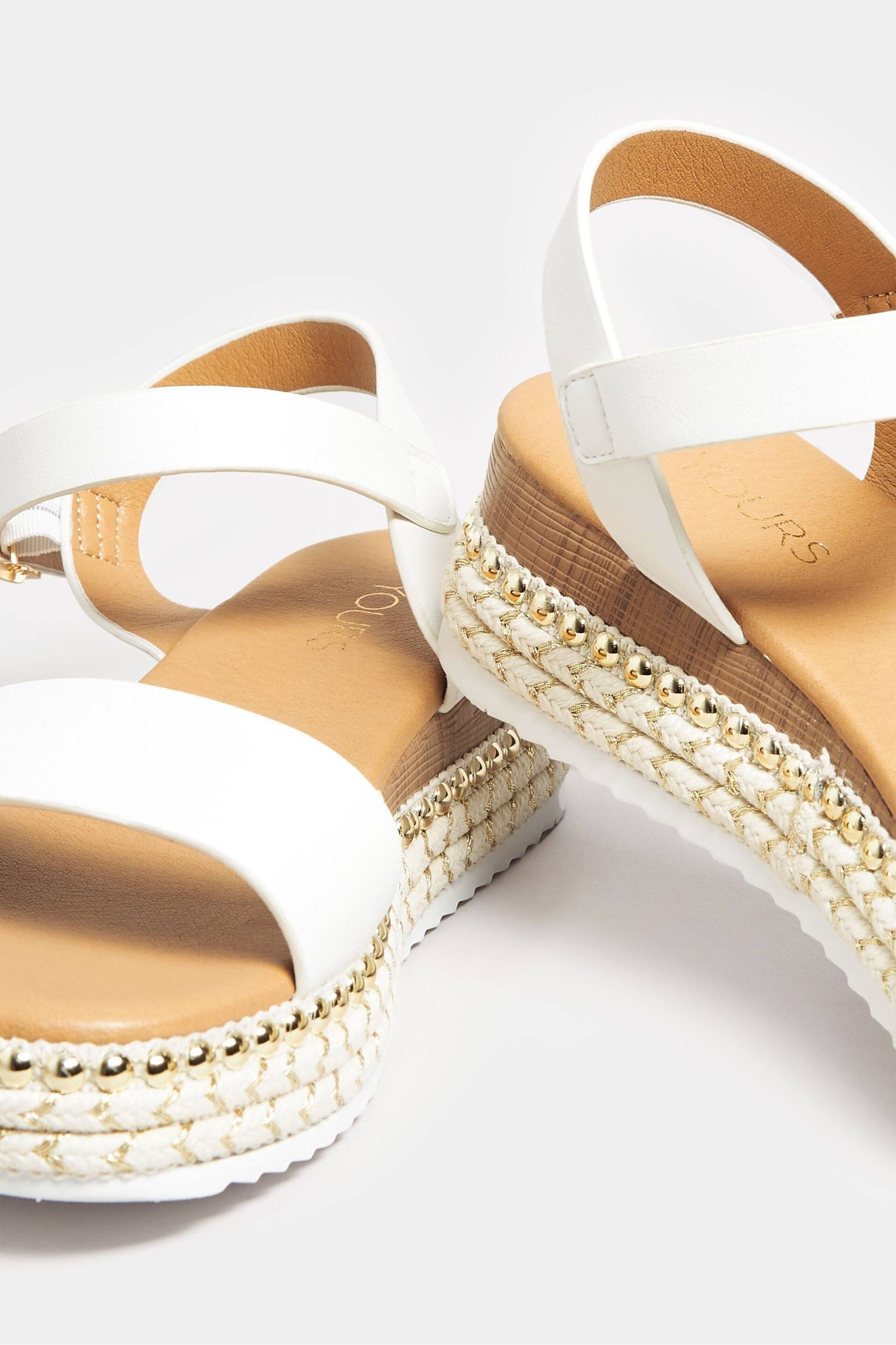Yours Curve White Brown Wide Fit Wide Fit Diamante Flower Sandals - Image 4 of 4
