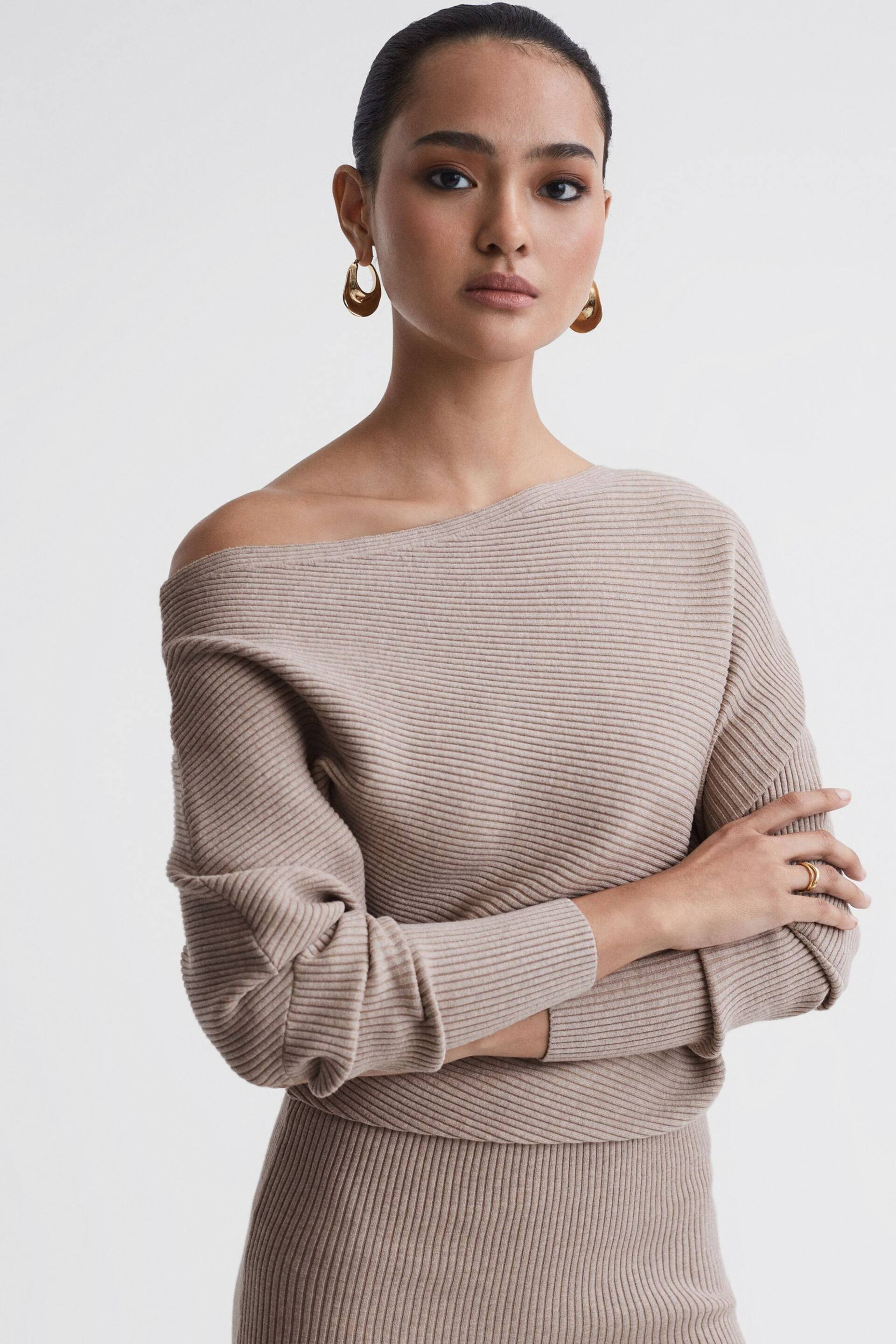 Reiss Neutral Lara Off-The-Shoulder Ribbed Midi Dress - Image 3 of 5