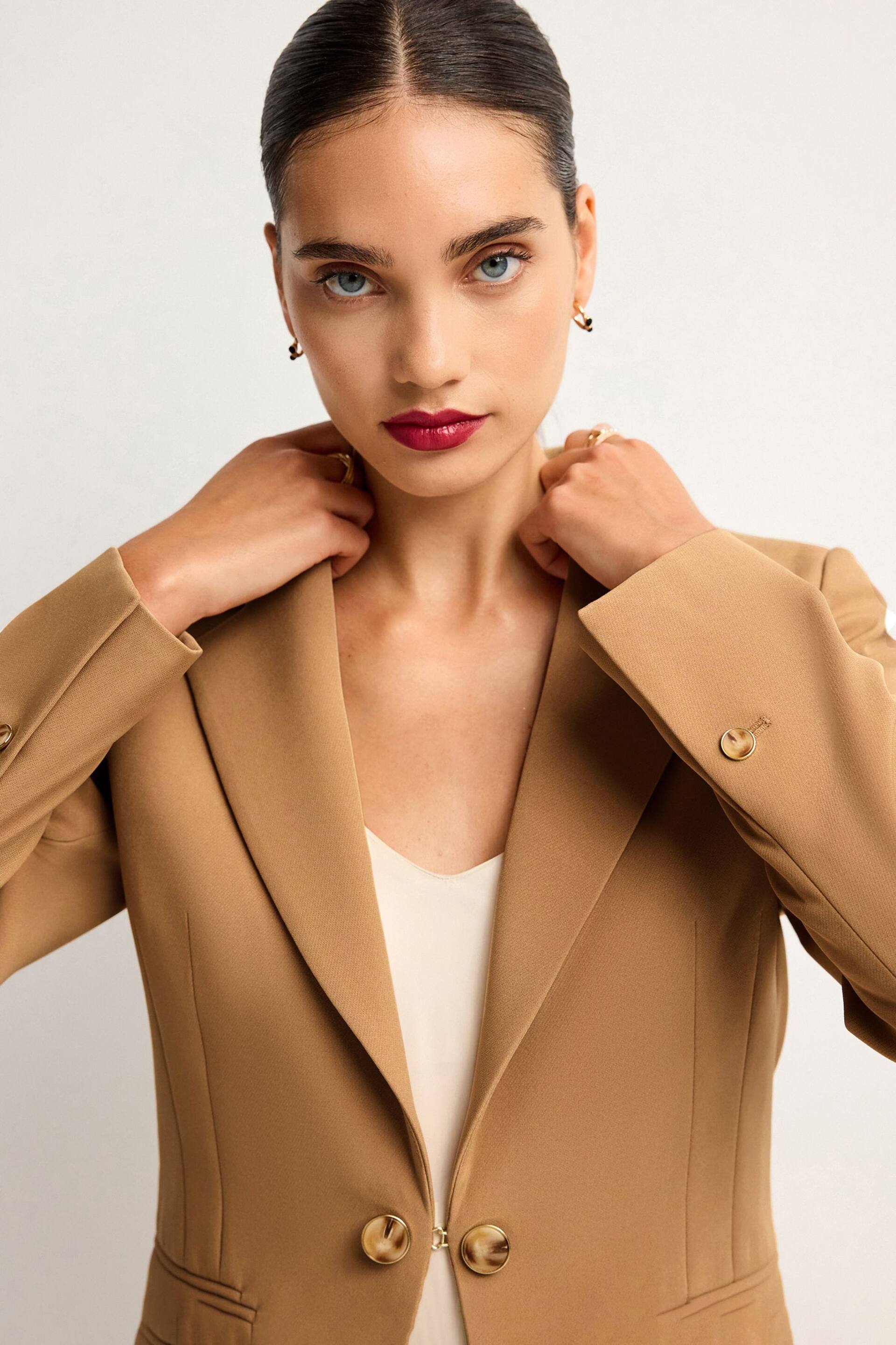 Camel Brown Tailored Crepe Edge to Edge Fitted Blazer - Image 5 of 5