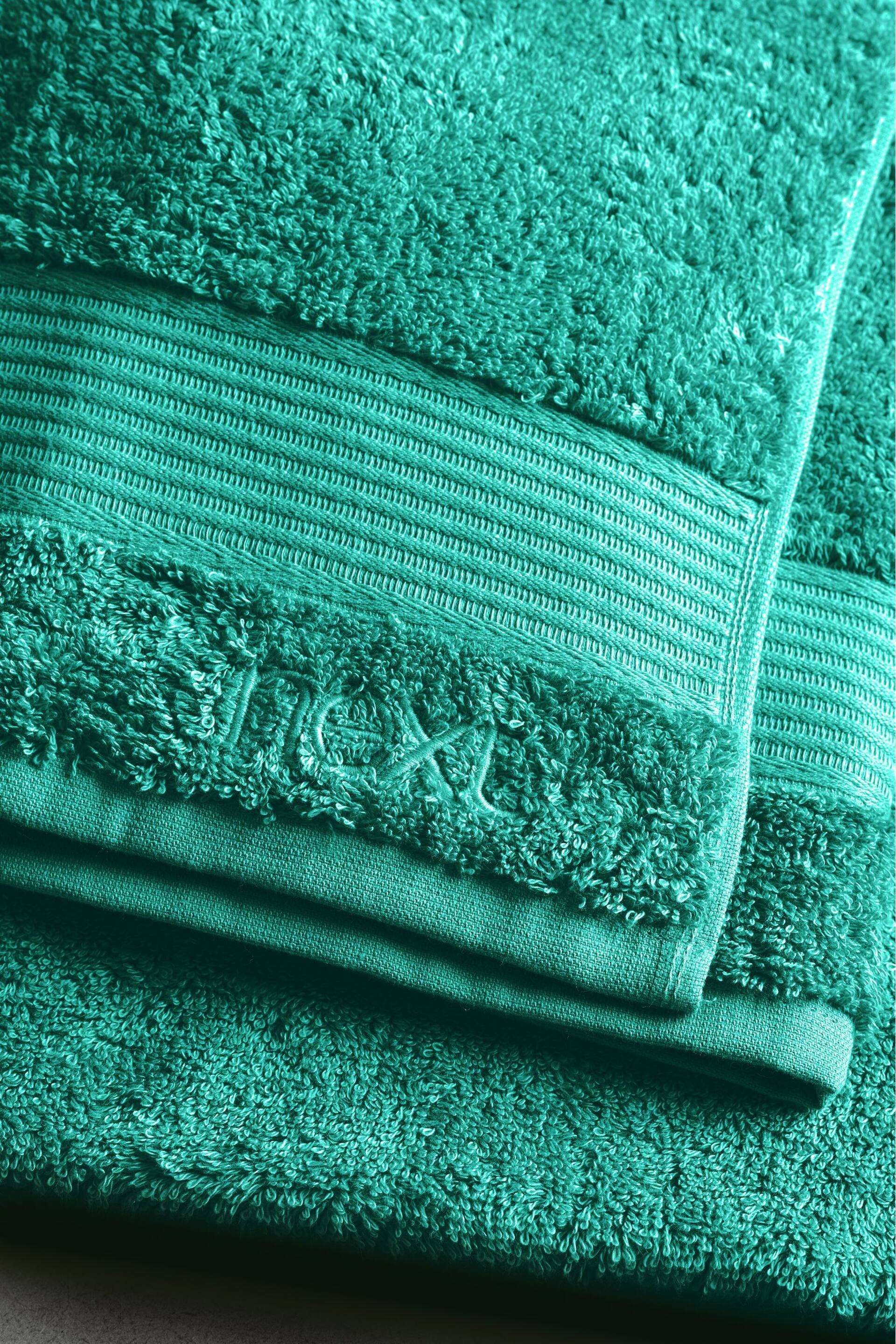 Green Bright Egyptian Cotton Towel - Image 3 of 4