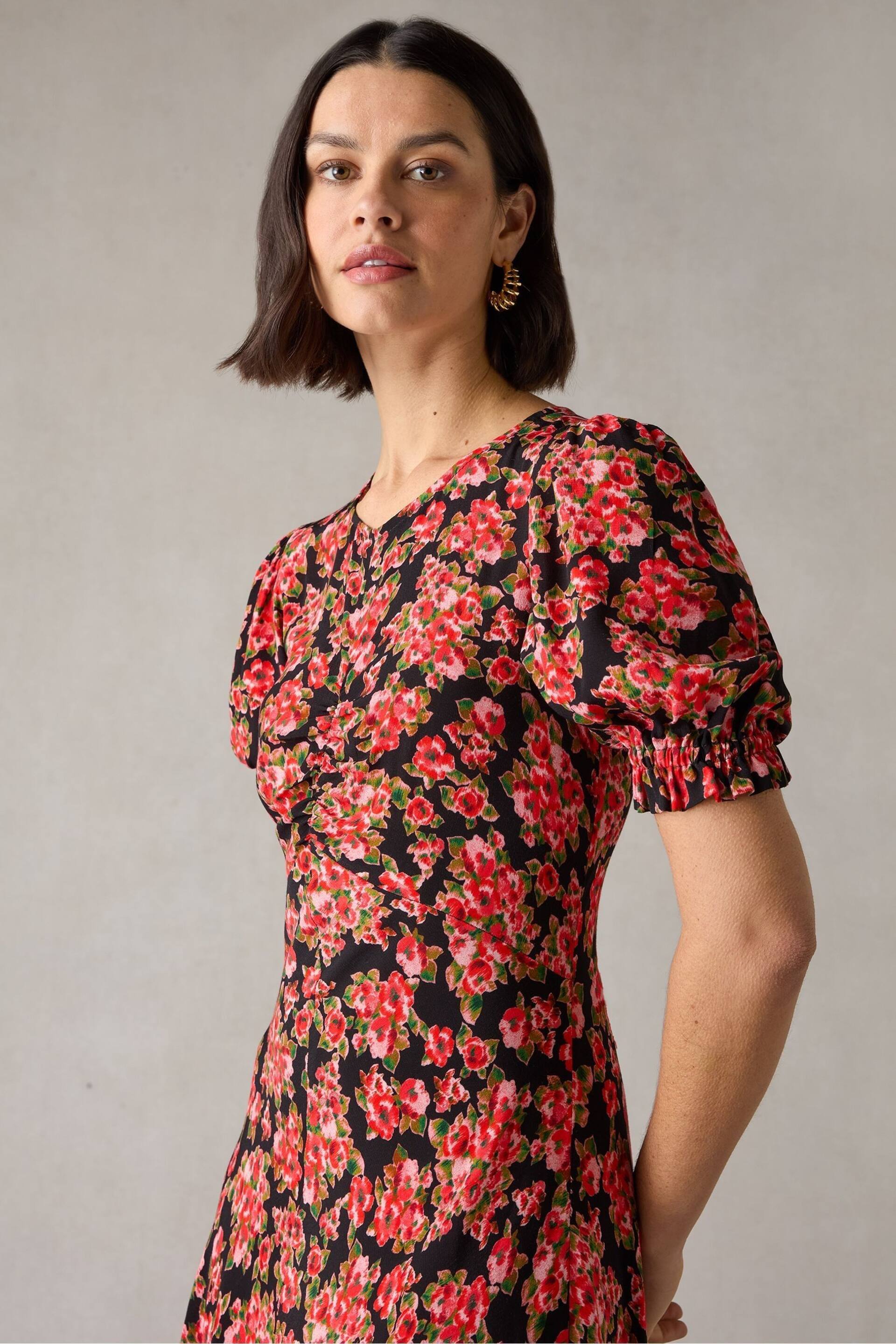 Ro&Zo Petite Red Rose Print Ruched Front Midi Dress - Image 1 of 5