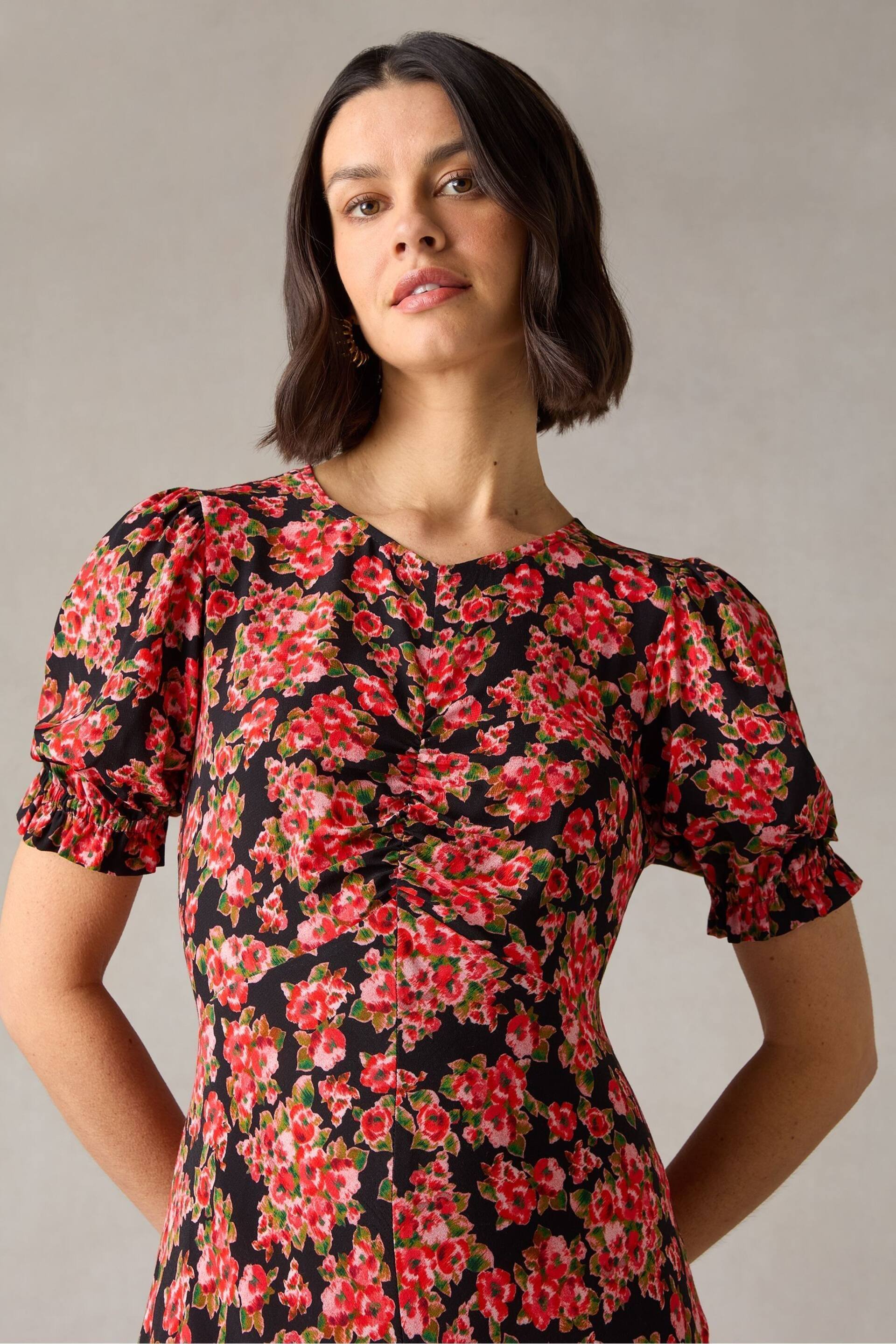 Ro&Zo Petite Red Rose Print Ruched Front Midi Dress - Image 2 of 5