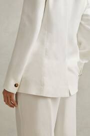 Reiss White Lori Viscose-Linen Double Breasted Suit Blazer - Image 4 of 7