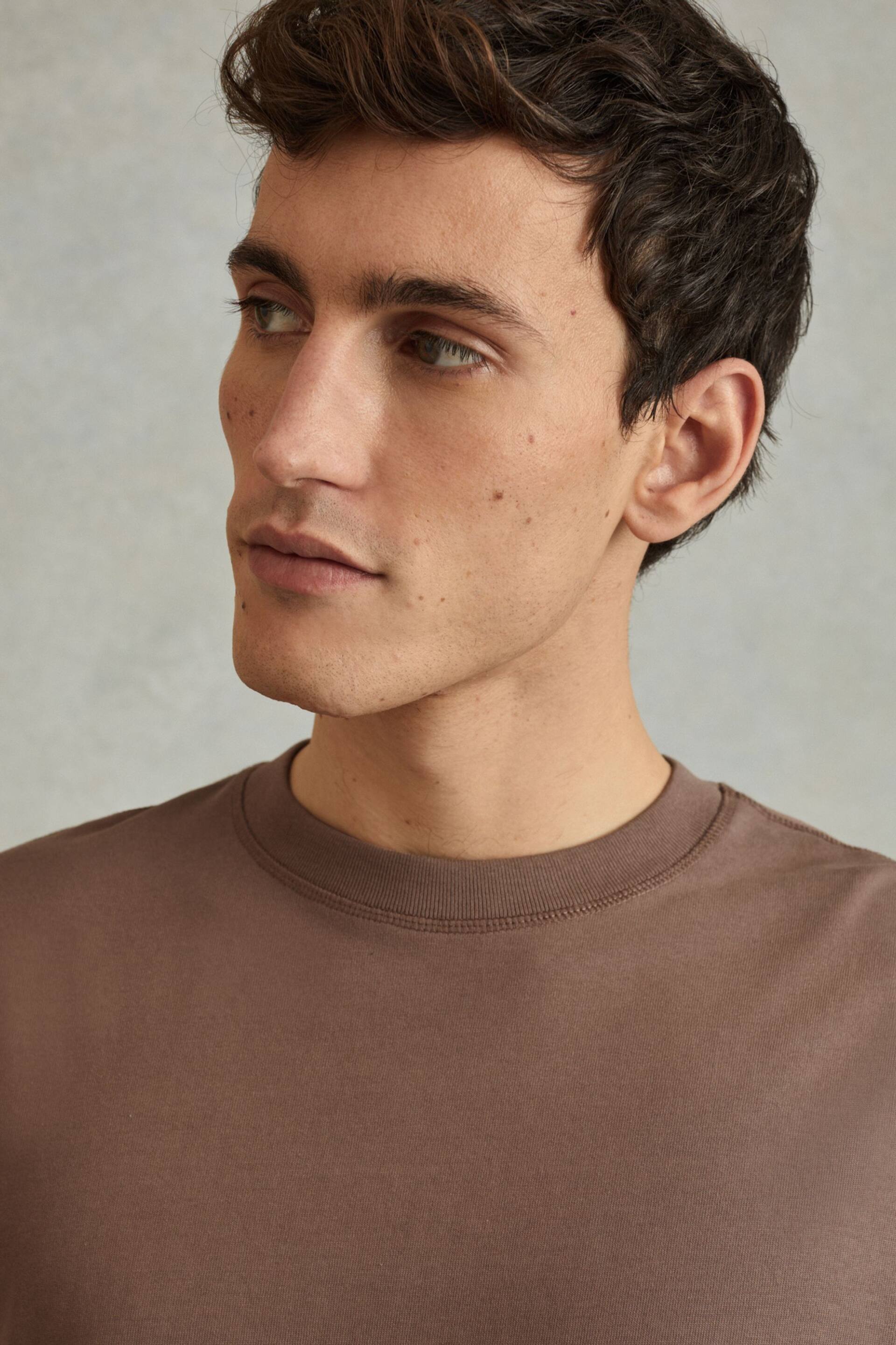 Reiss Deep Taupe Tate Oversized Garment Dye T-Shirt - Image 3 of 5