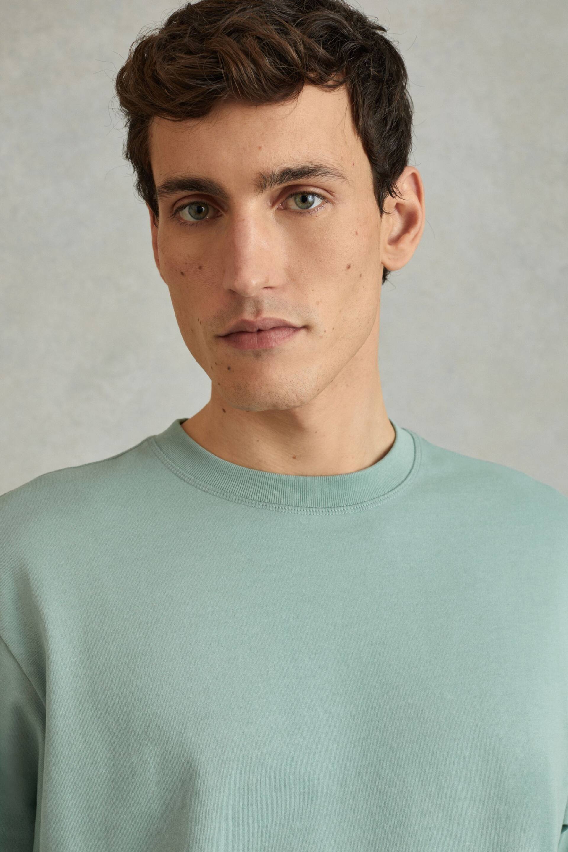 Reiss Canton Green Tate Oversized Garment Dye T-Shirt - Image 3 of 5