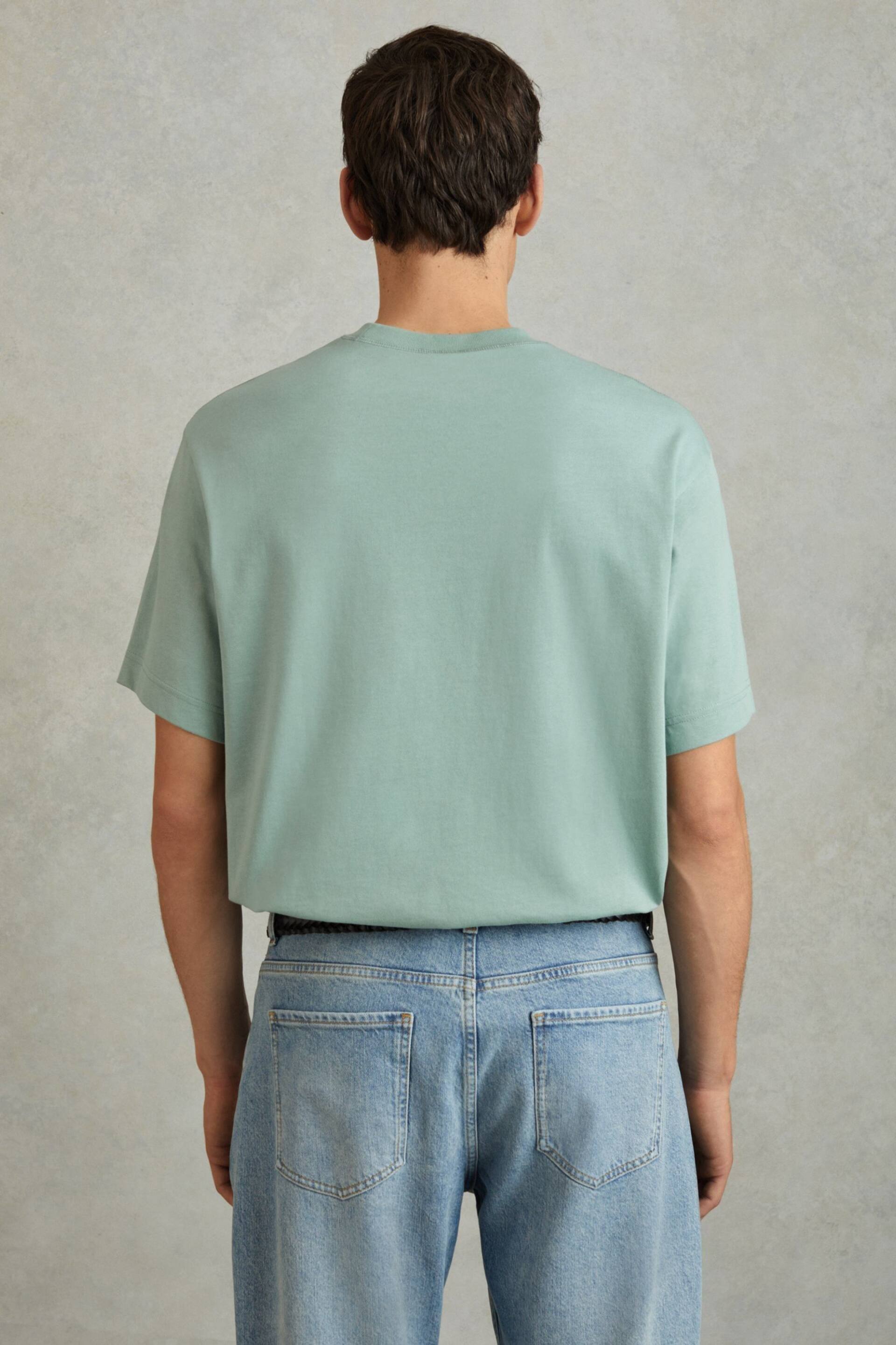 Reiss Canton Green Tate Oversized Garment Dye T-Shirt - Image 4 of 5