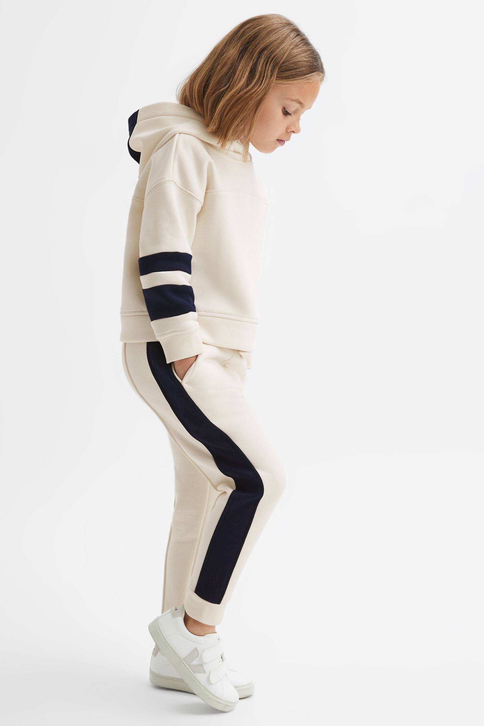 Reiss Ecru Cara Senior Cotton Blend Colourblock Hoodie and Joggers Set - Image 3 of 11