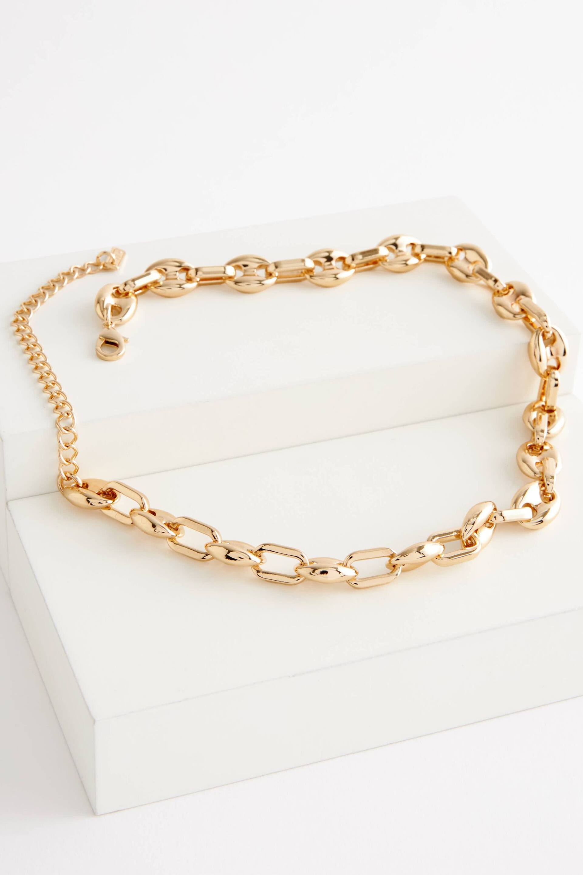 Gold Tone Chain Link Choker Necklace - Image 3 of 4