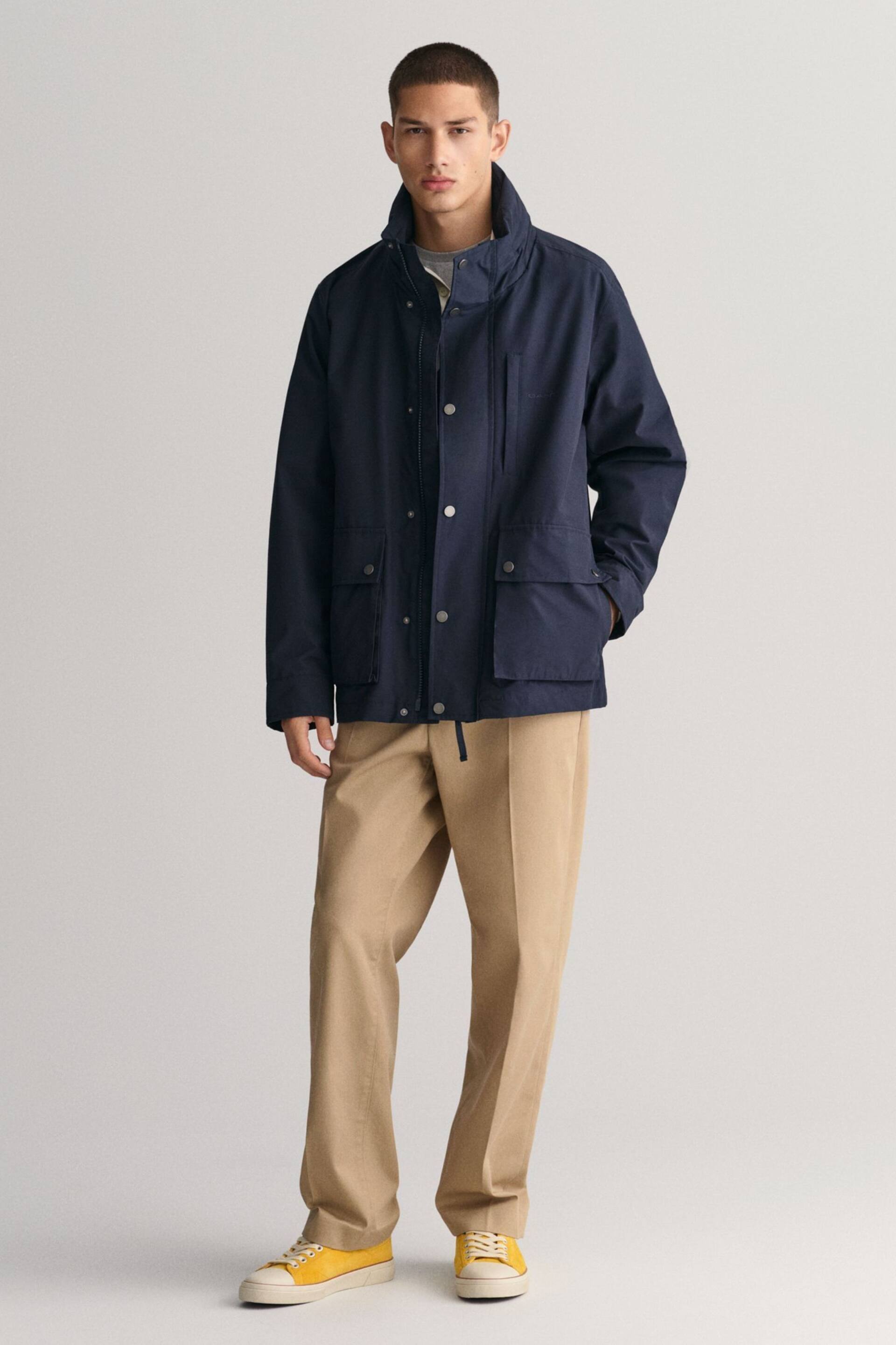 GANT Lightweight Water Repellent Mist Jacket - Image 3 of 12